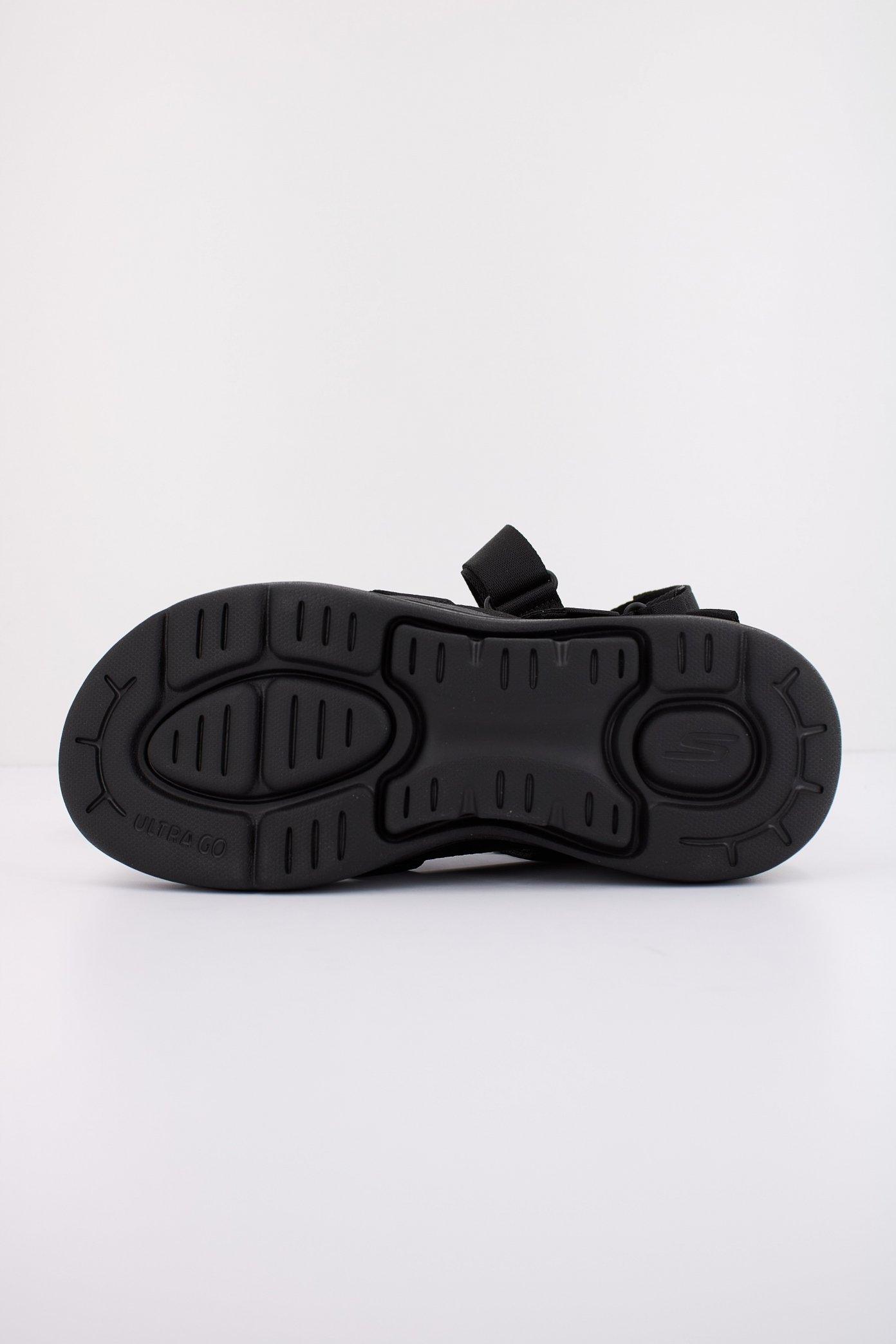 SKECHERS GO WALK ARCH FIT SANDAL en color NEGRO  (5)