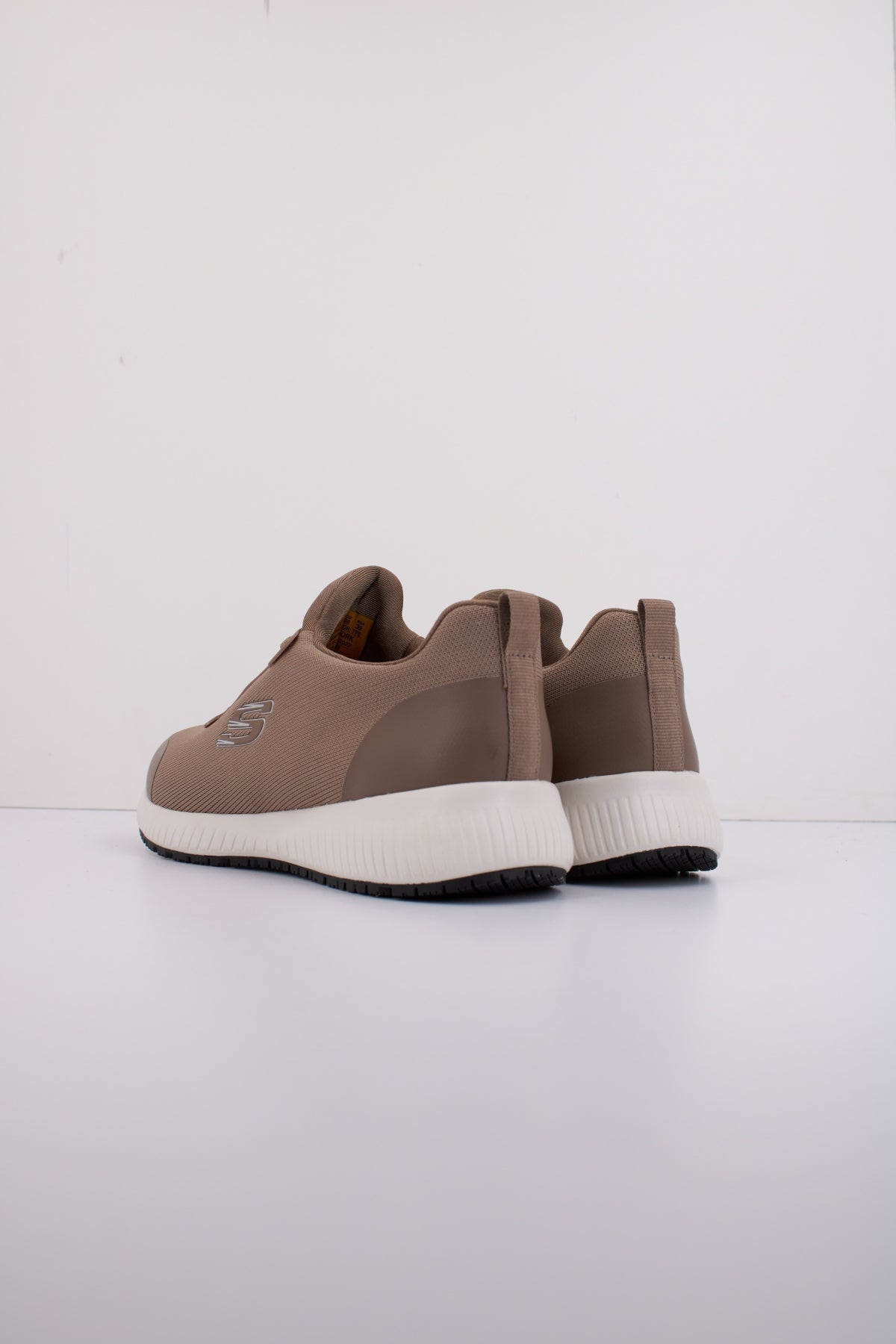 SKECHERS SQUAD en color MARRON  (4)