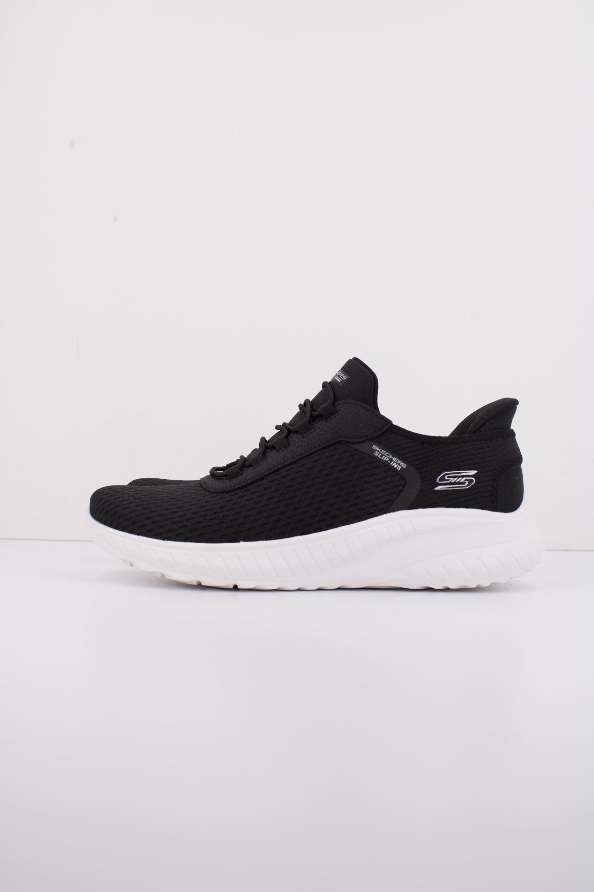 SKECHERS  BOBS SQUAD CHAOS  SLIP-INS en color NEGRO  (1)