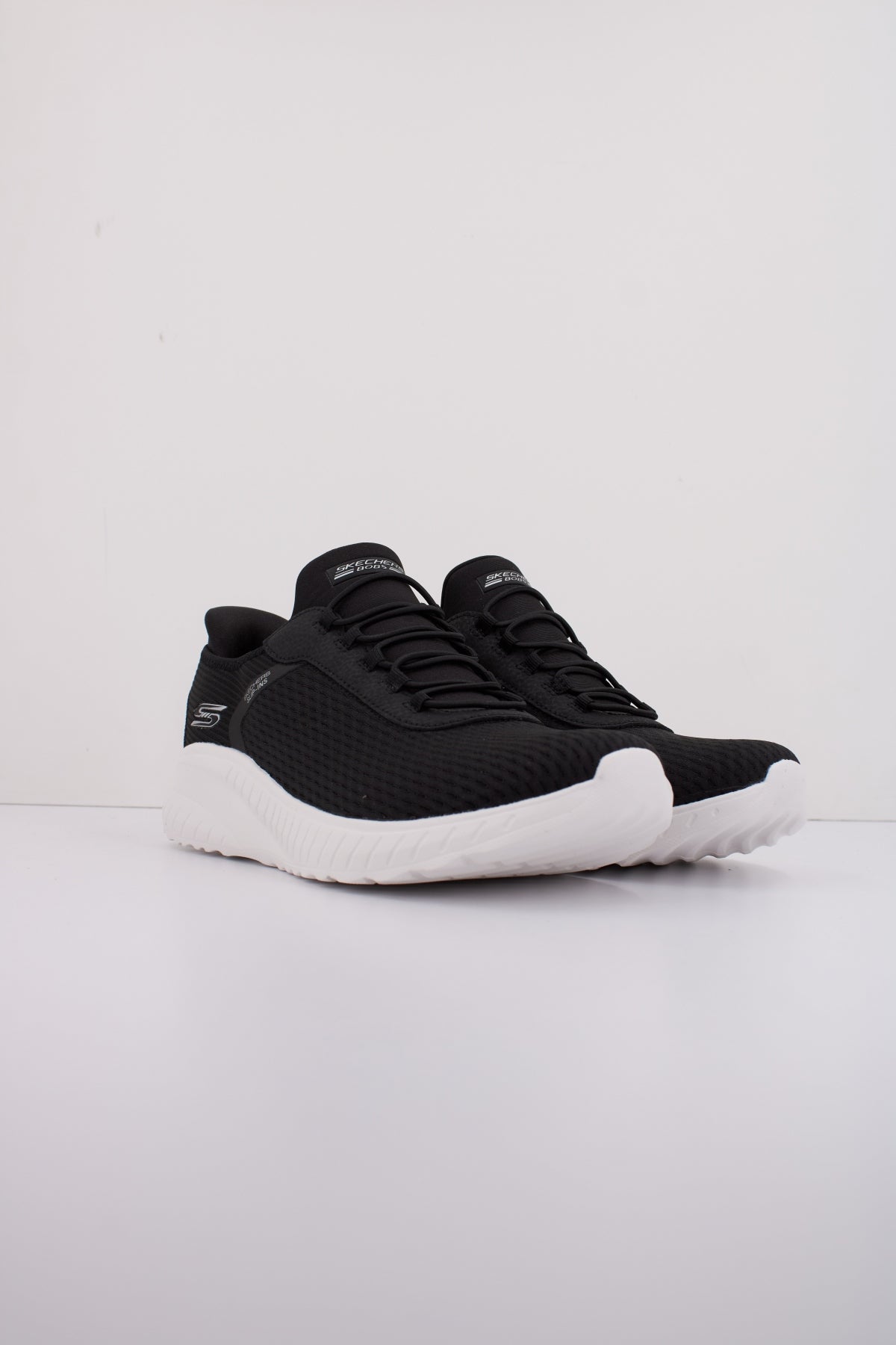 SKECHERS  BOBS SQUAD CHAOS  SLIP-INS en color NEGRO  (2)