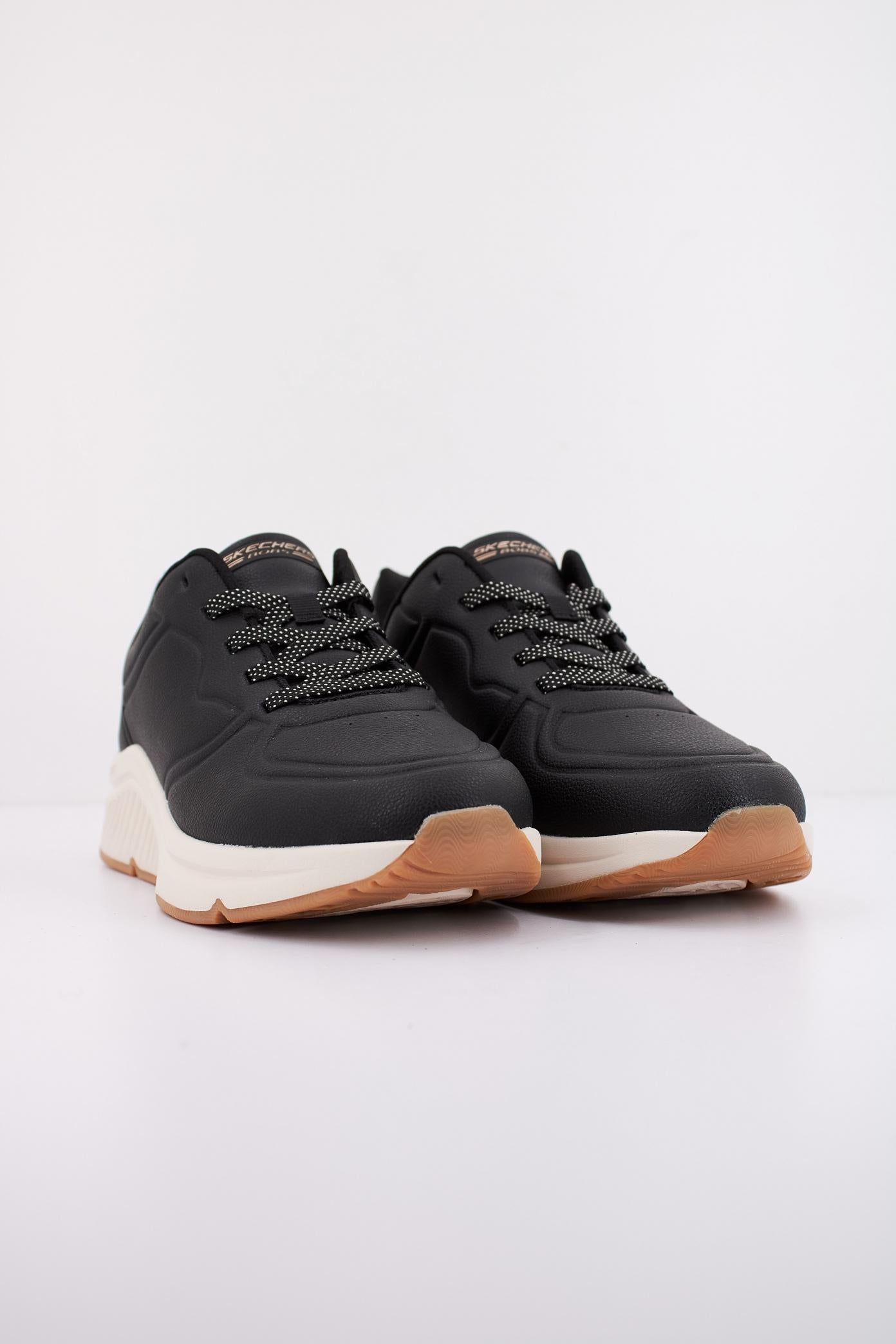 SKECHERS BOBS ARCH COMFORT B en color NEGRO  (2)