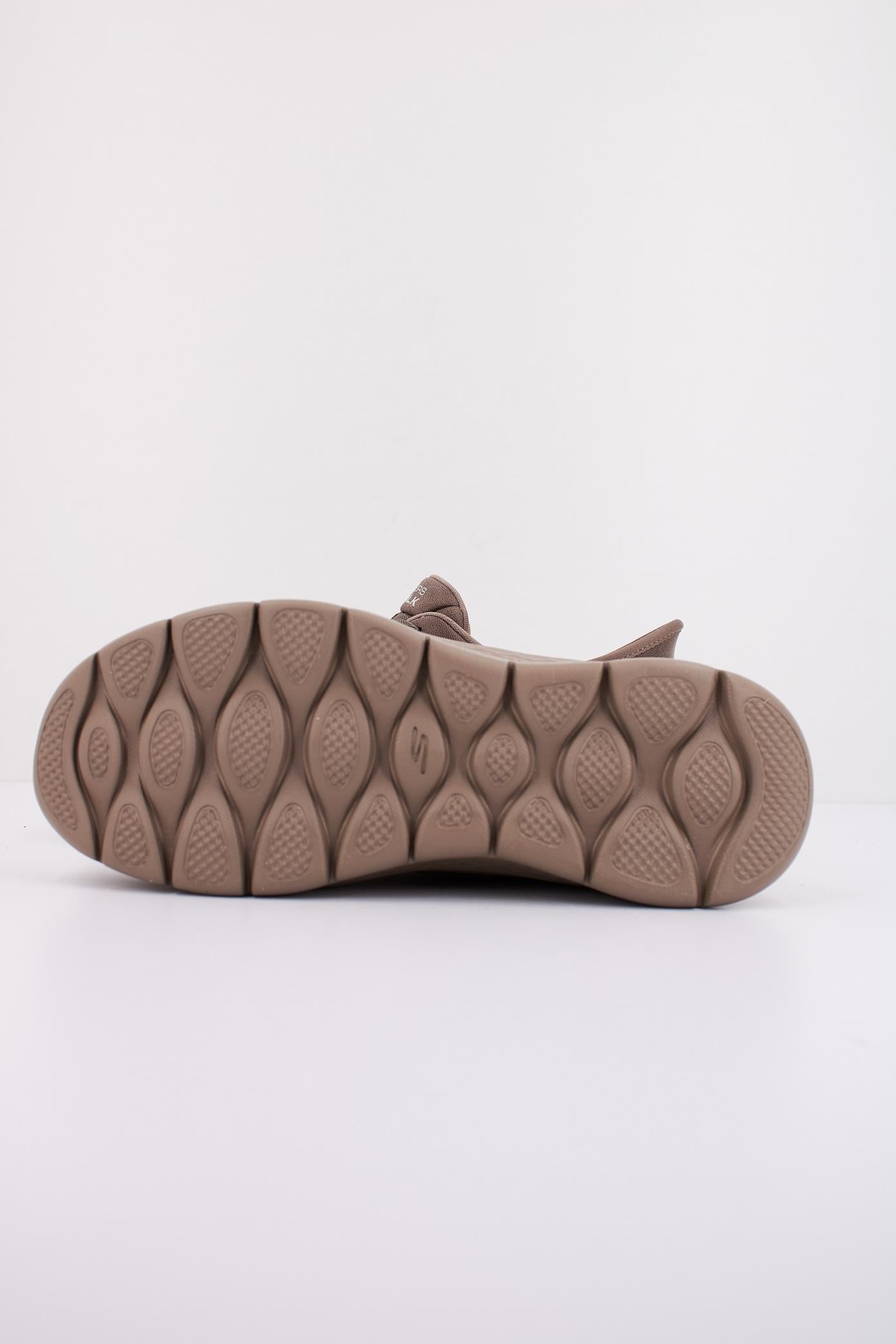 SKECHERS  GO WALK FLEX - MALI SLIP-INS en color MARRON  (4)