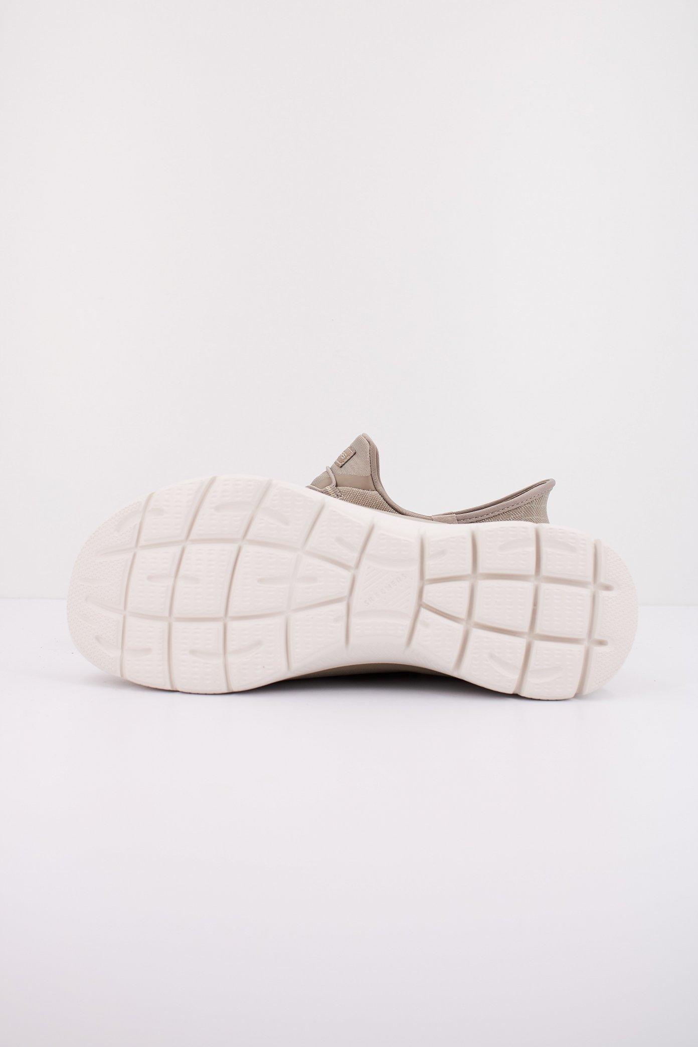 SKECHERS SUMMITS-CLASSY NIGHT SLIP-INS en color BEIS  (5)