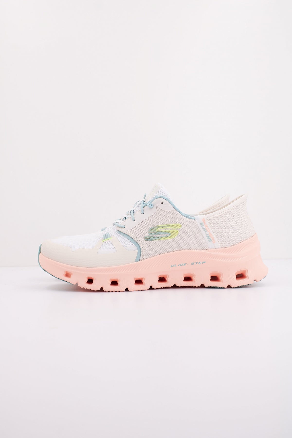 SKECHERS GLIDE STEP PRO en color BEIS  (1)