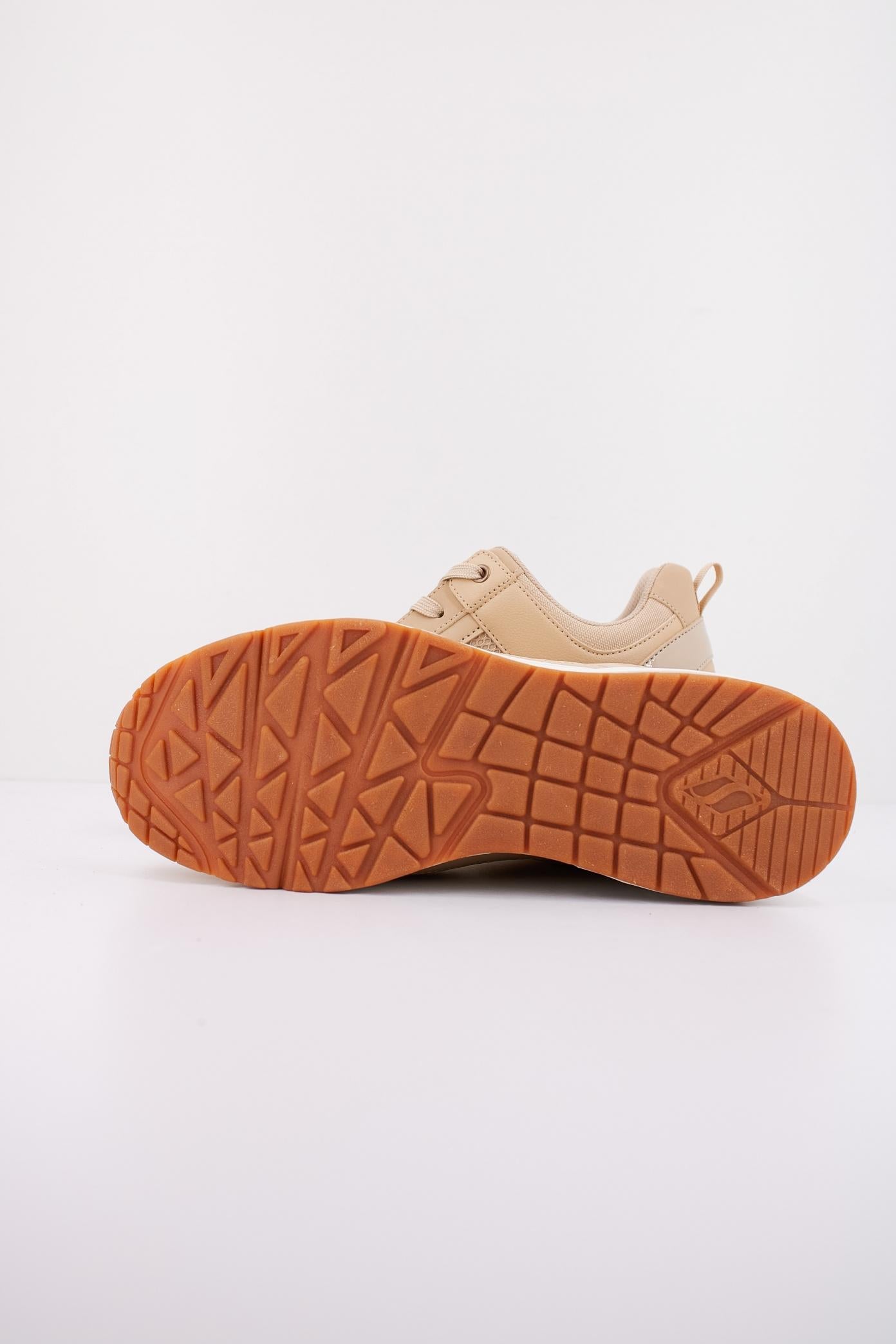 SKECHERS UNO WEDGE - EVERYTHI en color MARRON CLARO  (5)