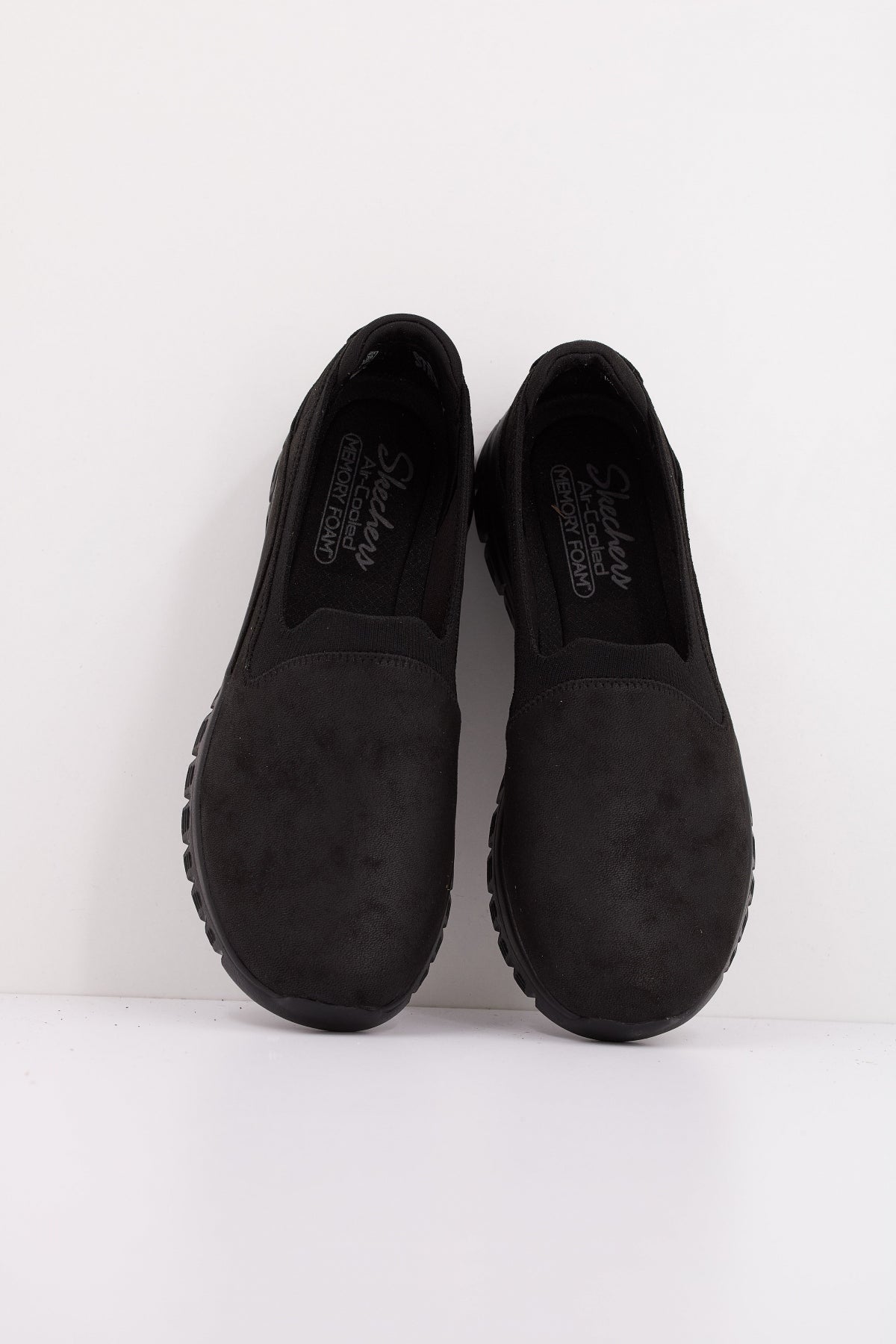 SKECHERS GRACEFUL - LEANING I en color NEGRO  (3)
