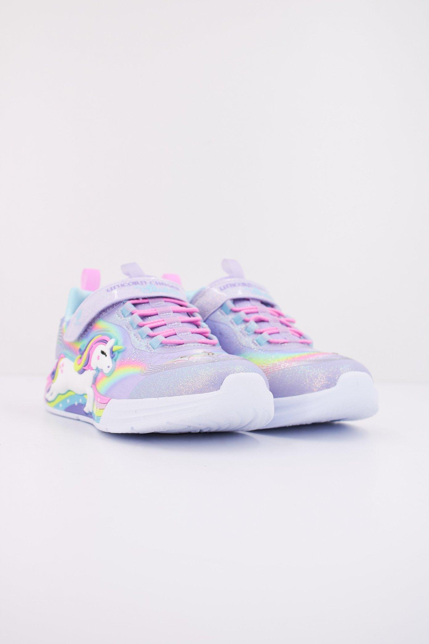 SKECHERS UNICORN CHASER en color VIOLETA  (2)