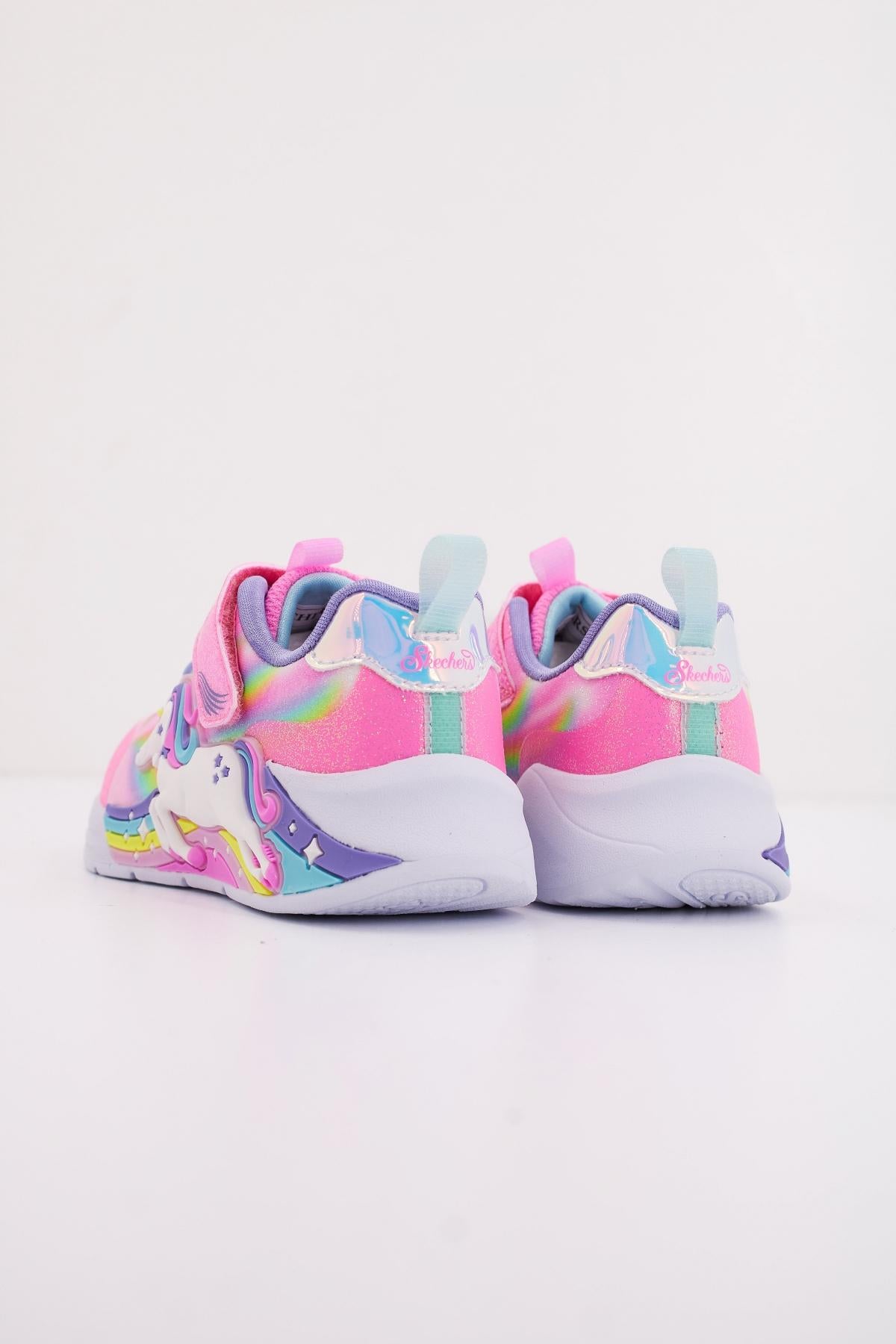 SKECHERS UNICORN CHASER en color ROSA  (4)