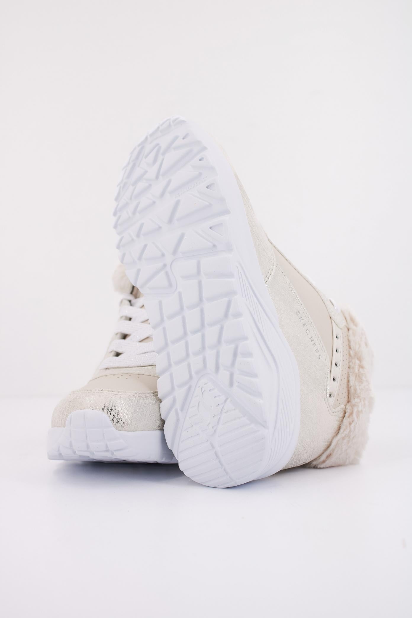 SKECHERS UNO LITE - COMFURT C en color BLANCO  (5)
