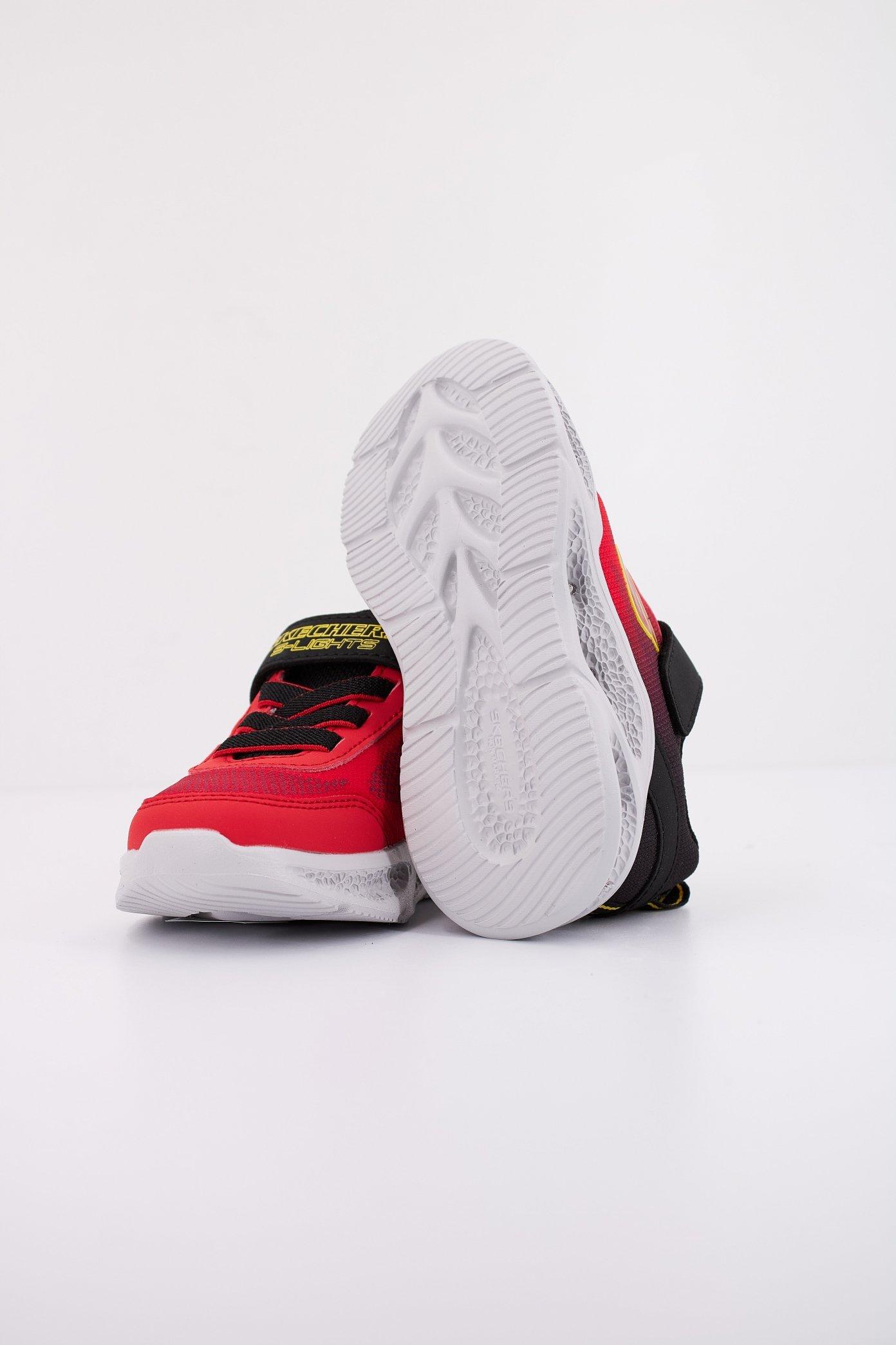 SKECHERS METEOR-LIGH en color ROJO  (5)