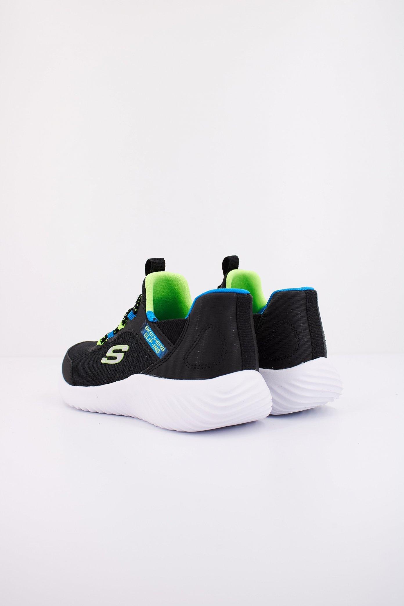 SKECHERS L  SLIP-INS en color NEGRO  (4)