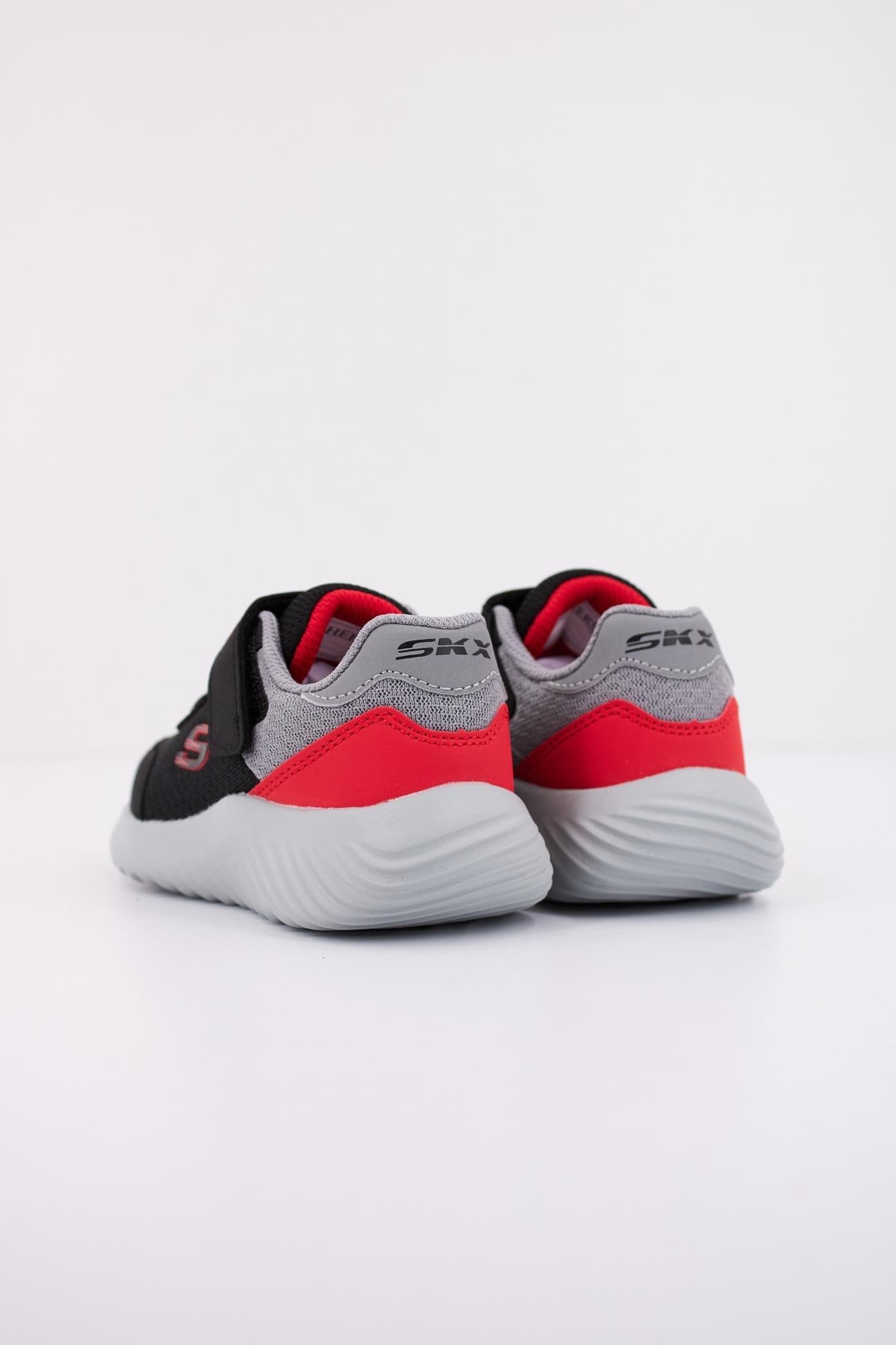 SKECHERS  BOUNDER - TREZIC en color NEGRO  (4)