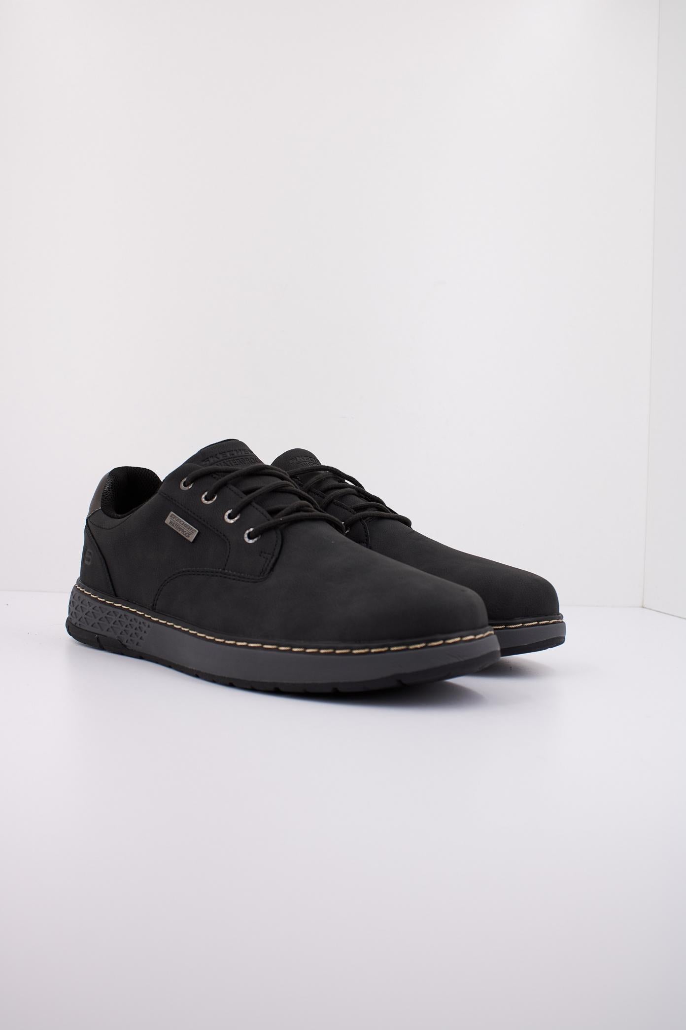 SKECHERS GARLAN - PRYOR en color NEGRO  (2)