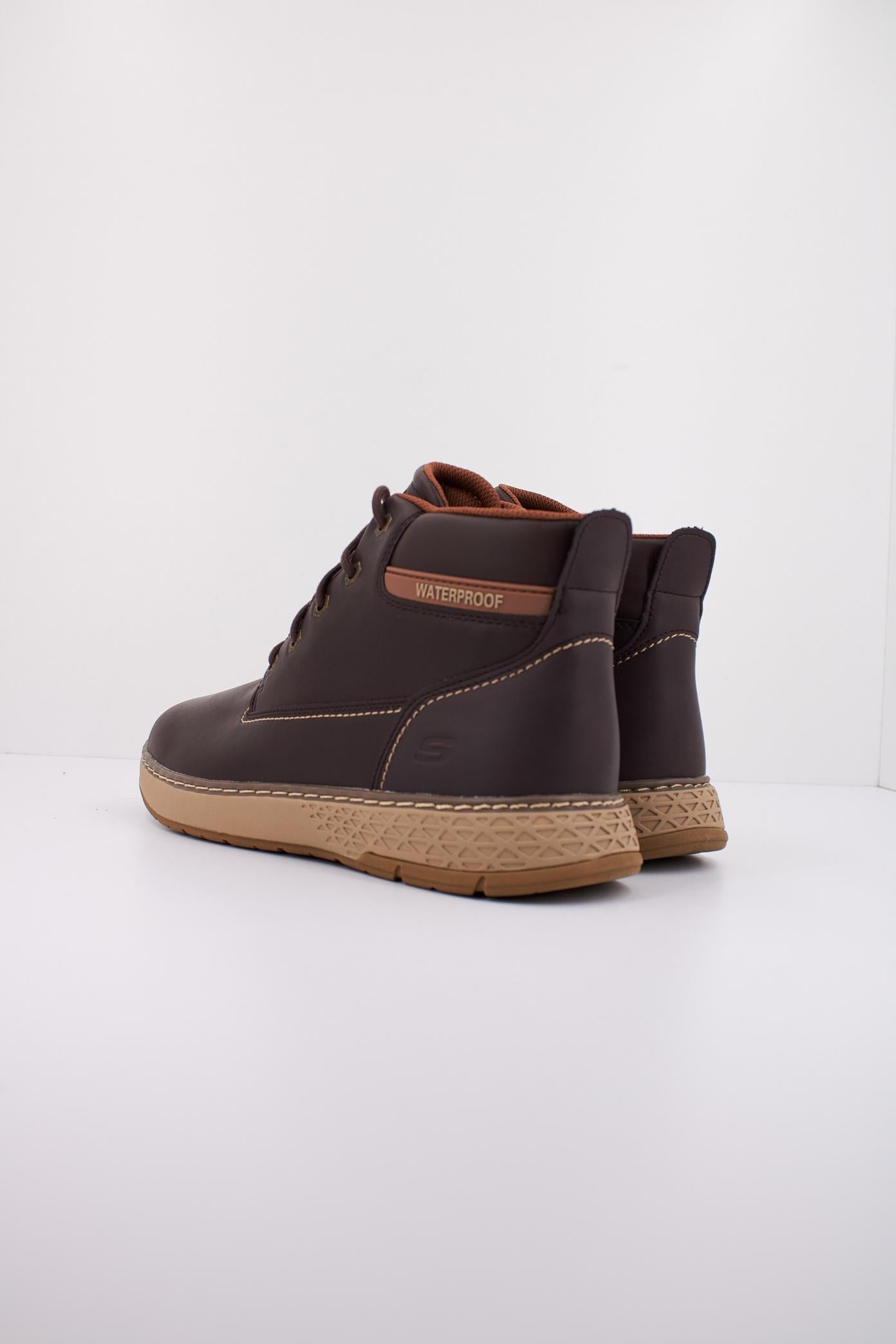 SKECHERS GARLAN - DENO en color MARRON  (4)