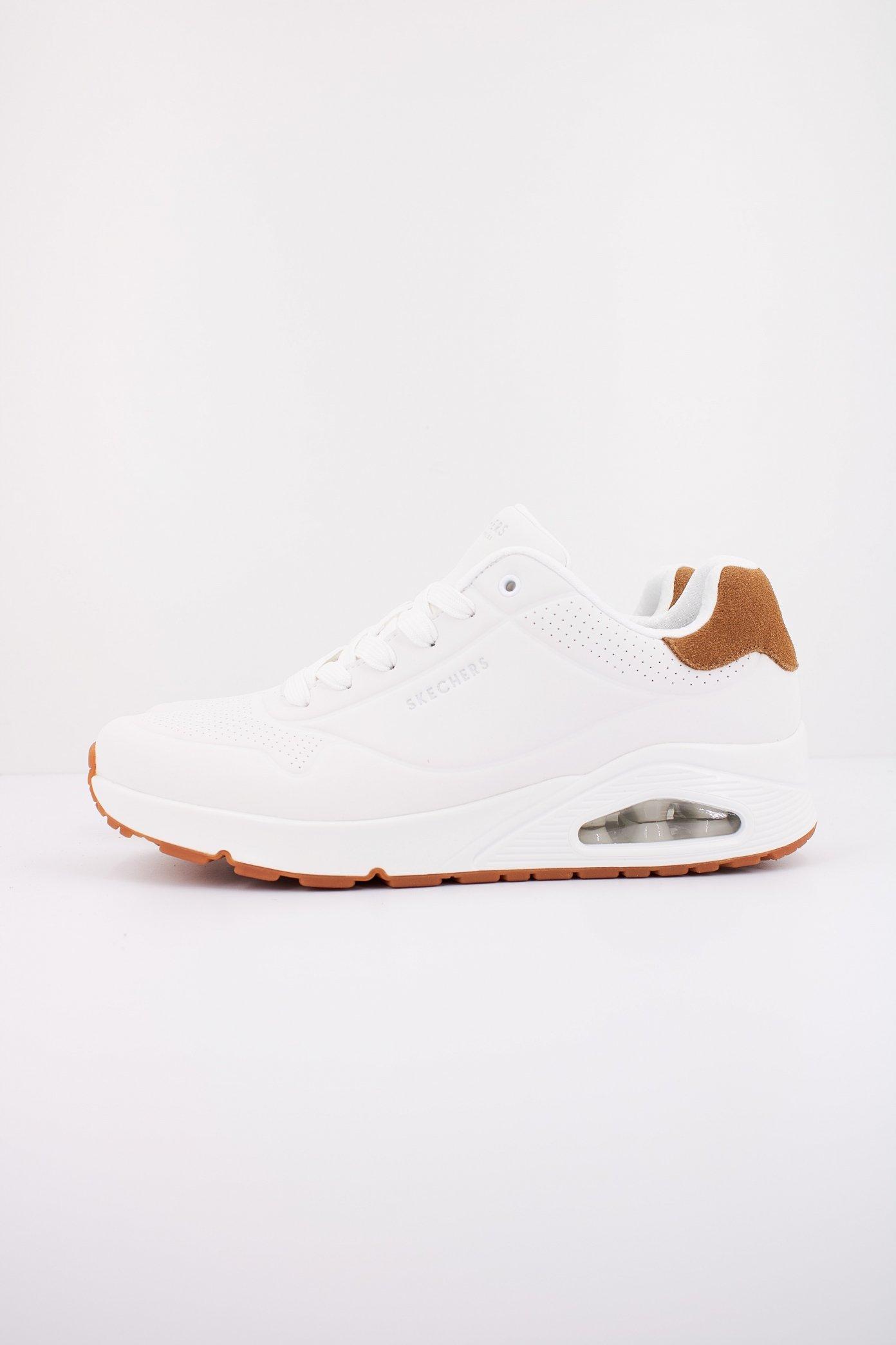 SKECHERS UNO - SUITED ON AIR en color BLANCO  (1)