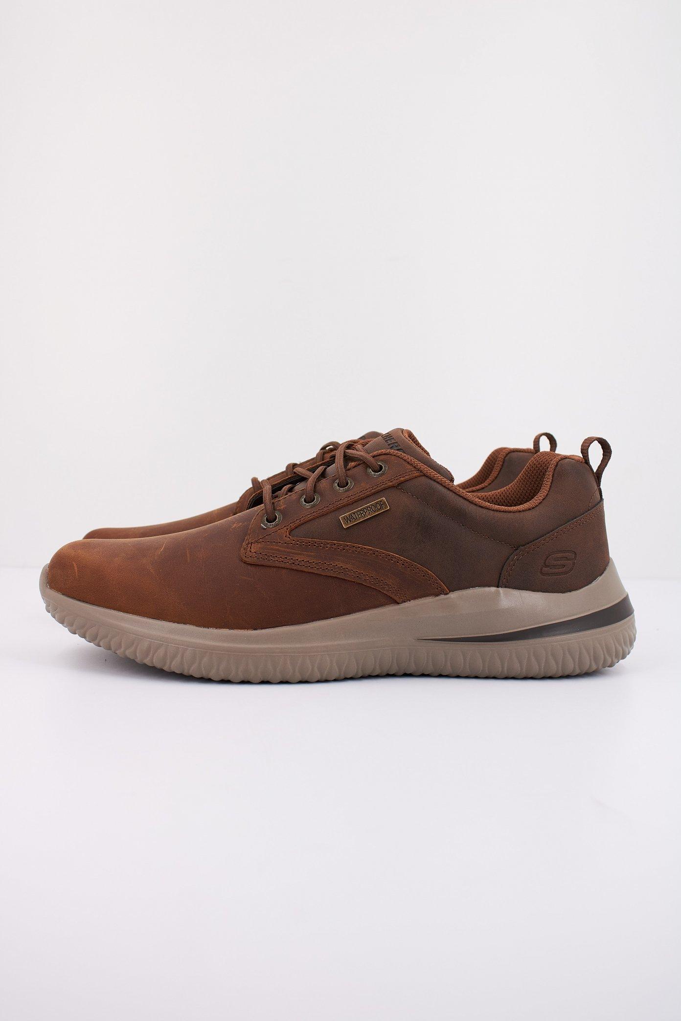 SKECHERS GLAVINE en color MARRON  (1)