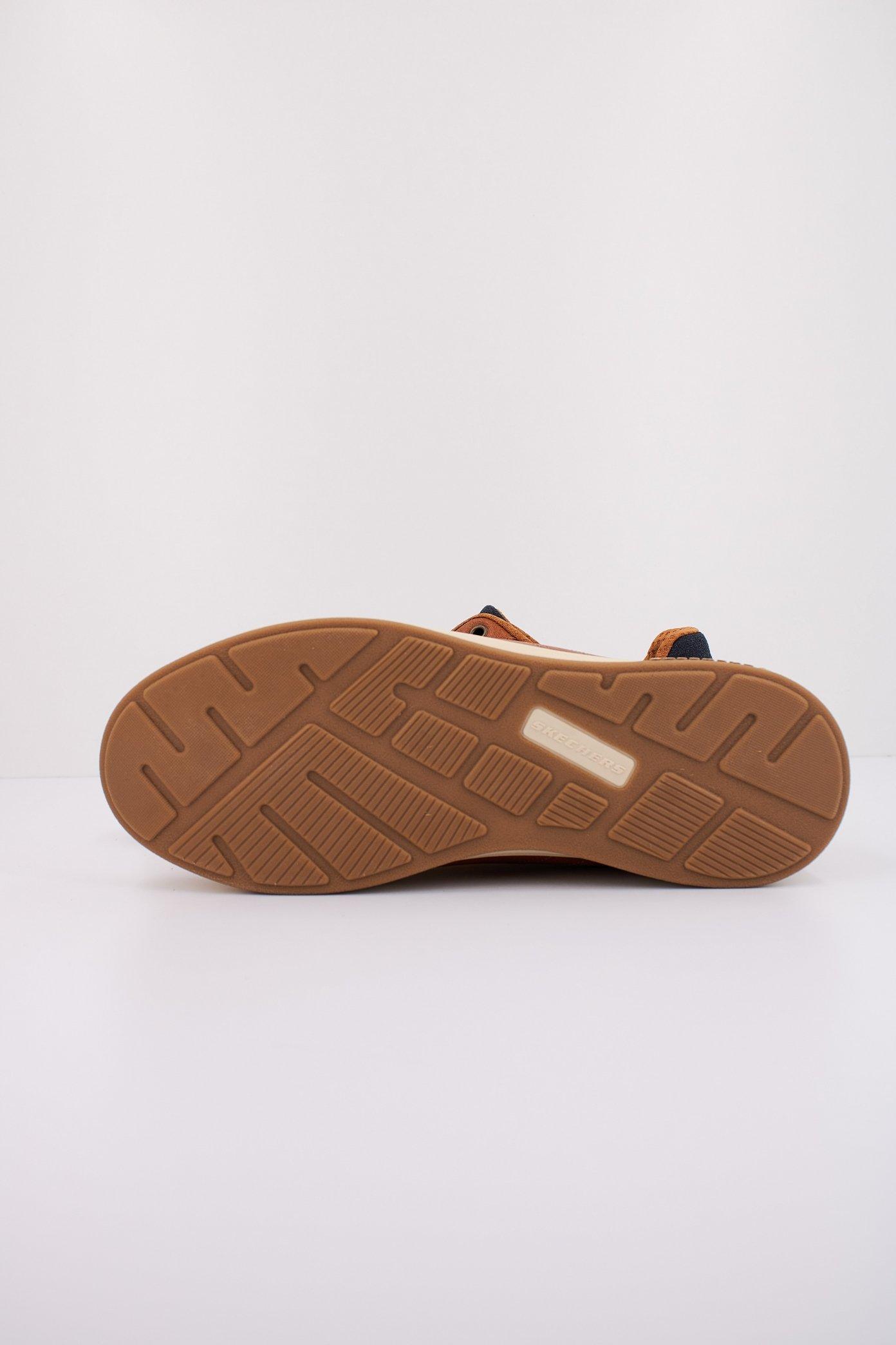 SKECHERS CAVELL - HENSLEY en color MARRON  (5)