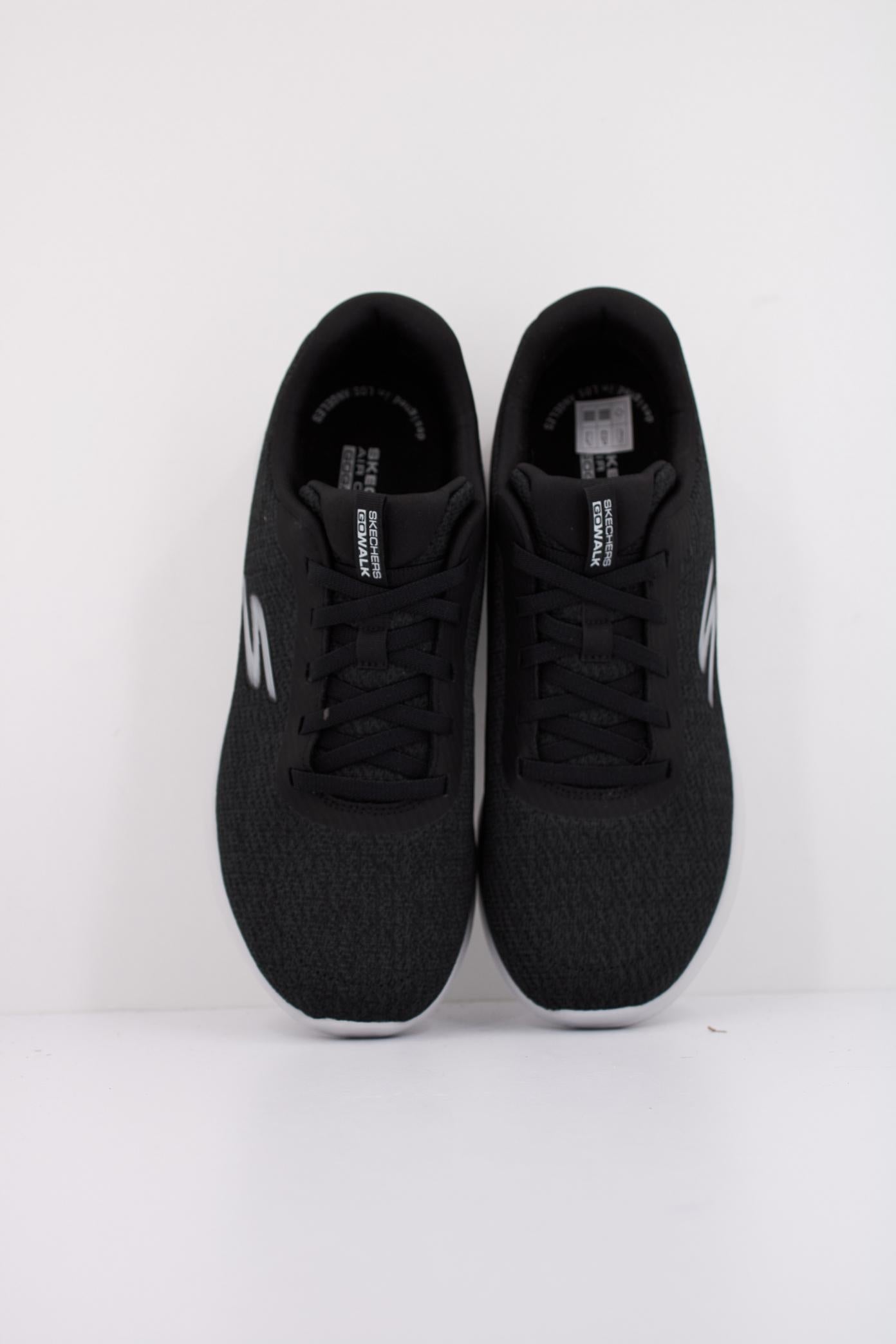 SKECHERS GO WALK MAX - MIDSHO en color NEGRO  (3)