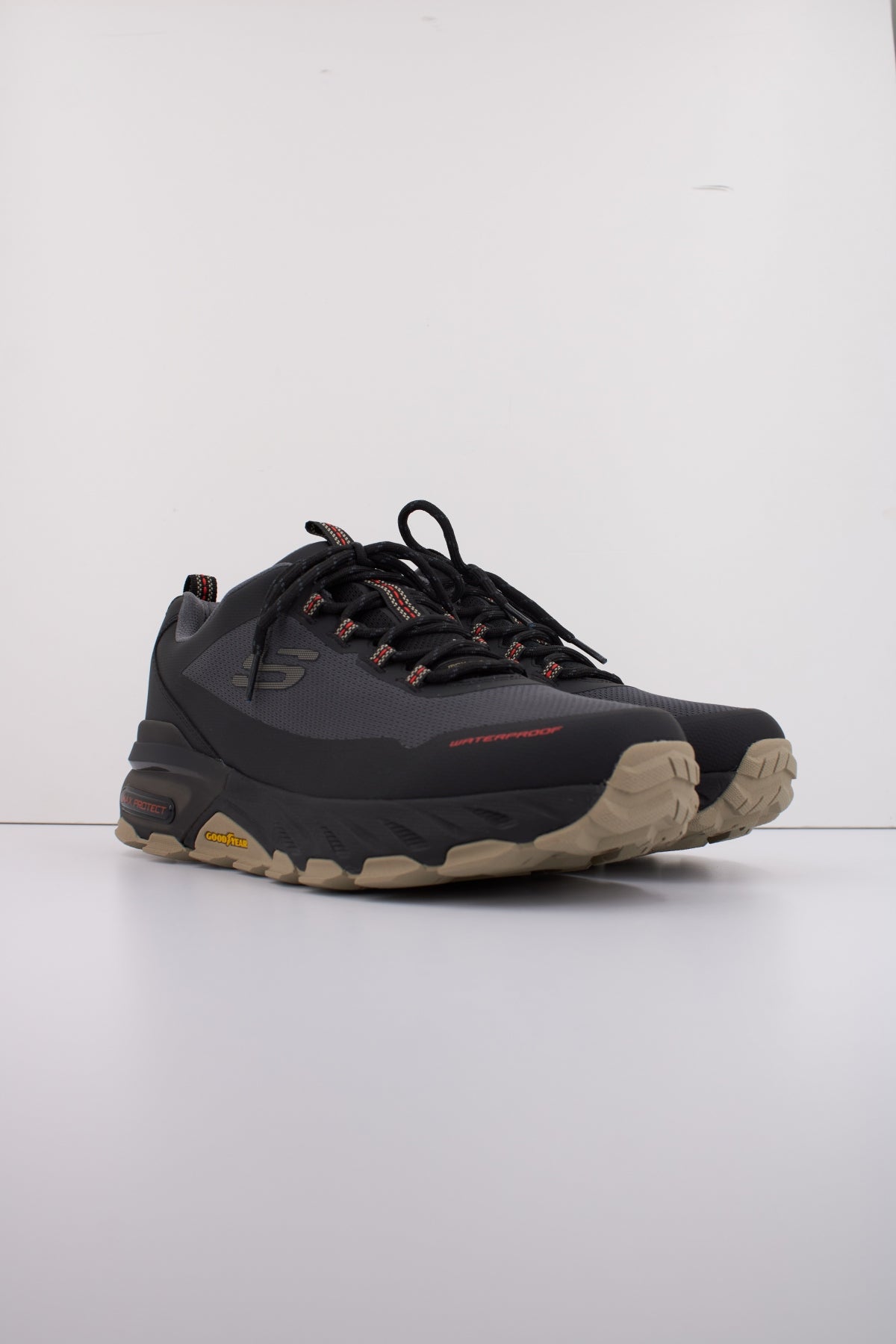 SKECHERS MAX PROTECT - FAST TRACK en color AZUL  (2)