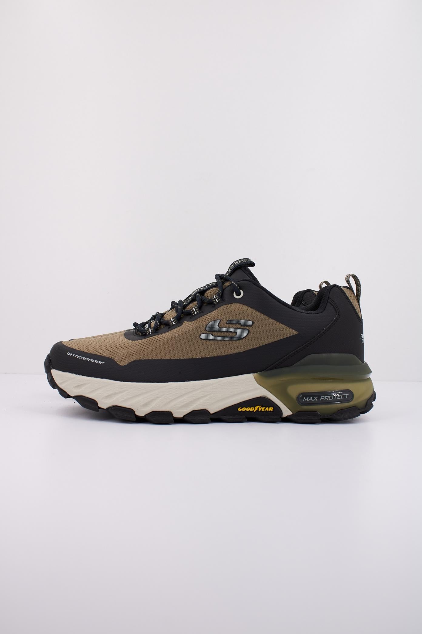 SKECHERS MAX PROTECT - FAST TRACK en color VERDE  (1)