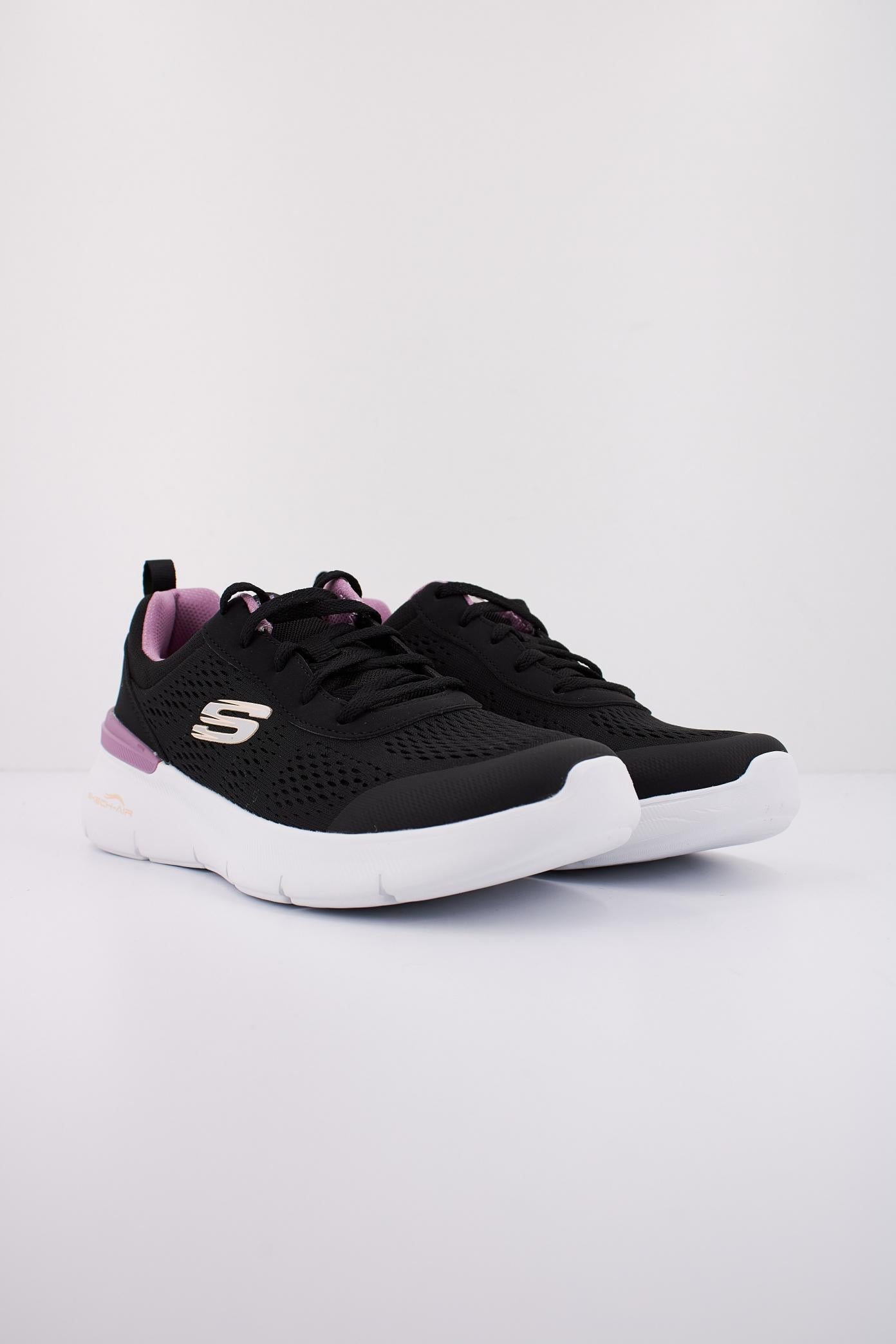SKECHERS  SKECH-AIR DYNAMIGHT en color NEGRO  (2)