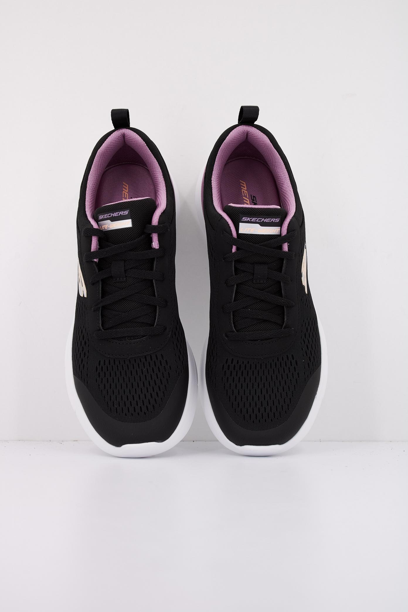 SKECHERS  SKECH-AIR DYNAMIGHT en color NEGRO  (3)