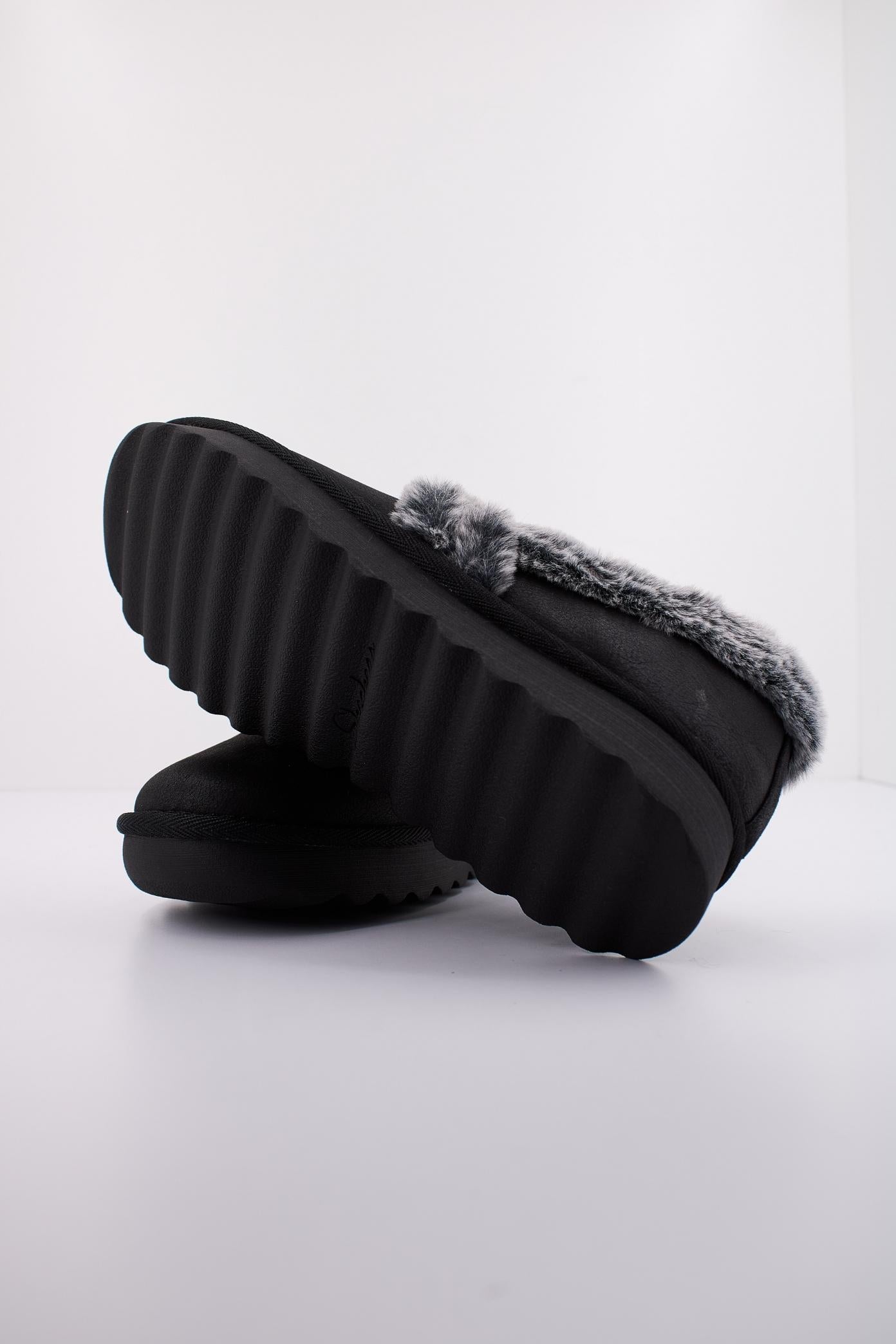 SKECHERS COZY UP en color NEGRO  (5)