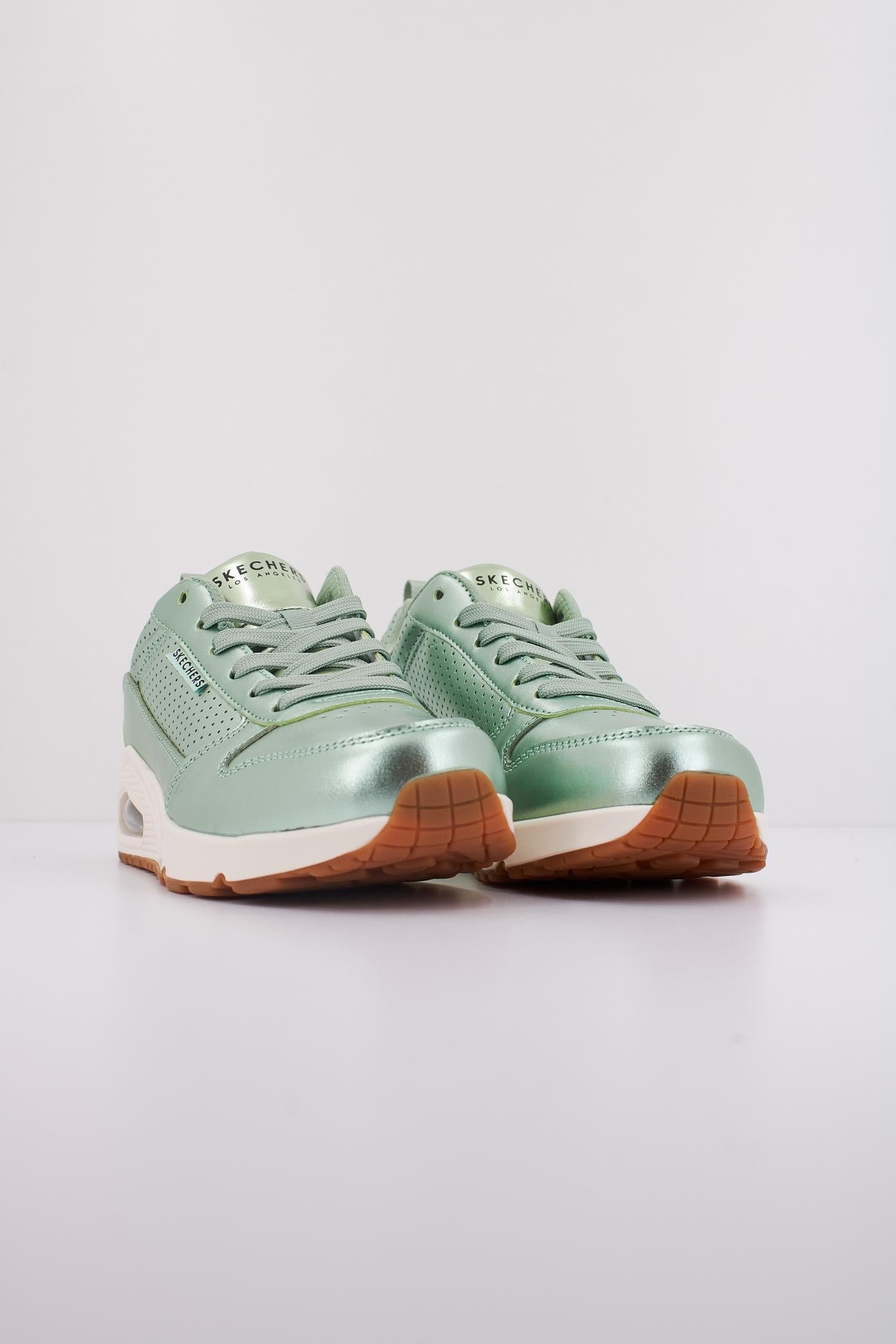 SKECHERS UNO - METALLIXS en color VERDE  (2)