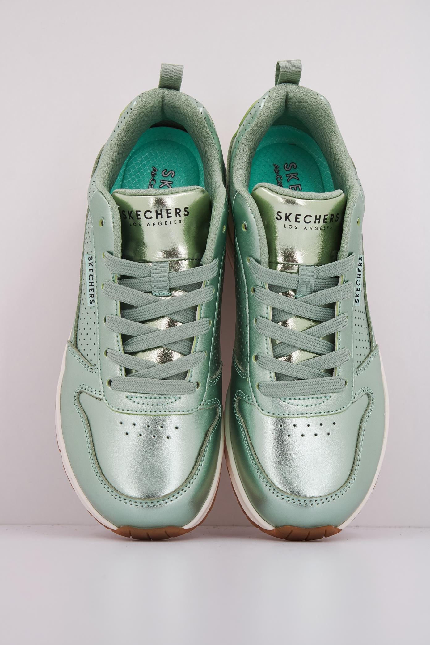 SKECHERS UNO - METALLIXS en color VERDE  (3)