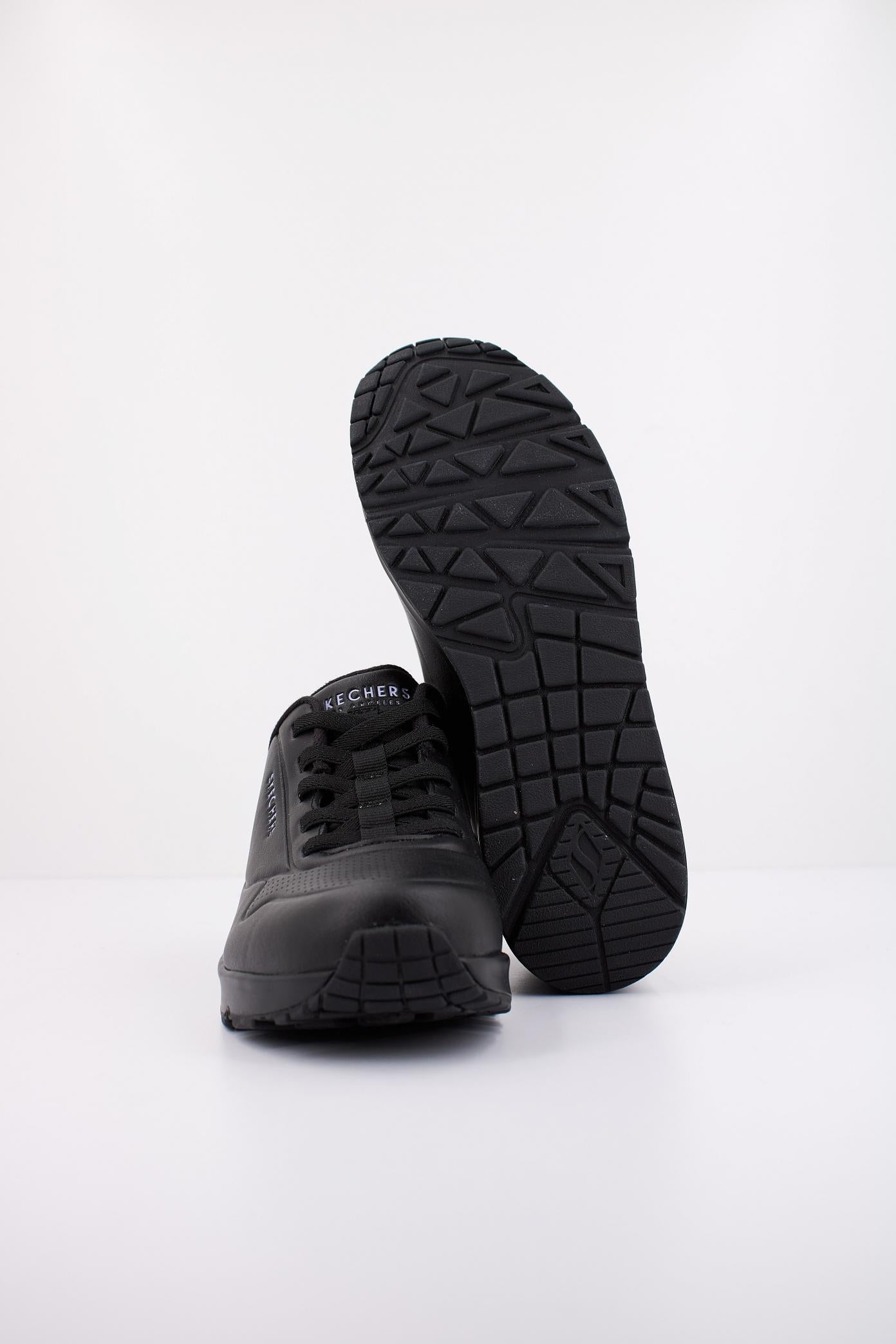 SKECHERS UNO - EASY-AIR en color NEGRO  (5)