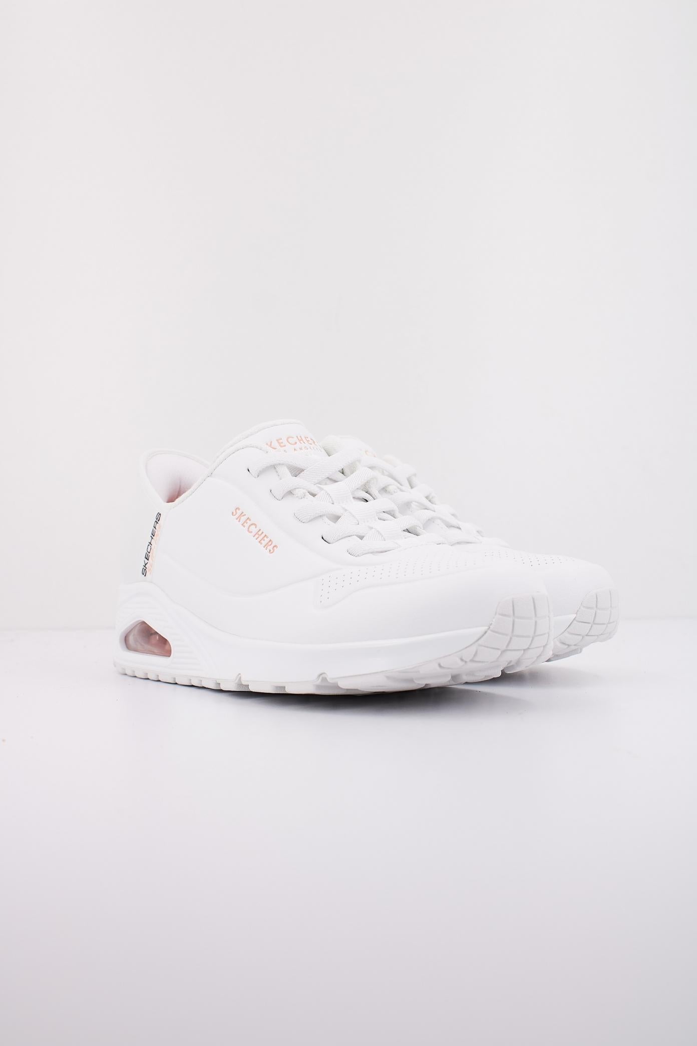 SKECHERS UNO - EASY-AIR en color BLANCO  (2)