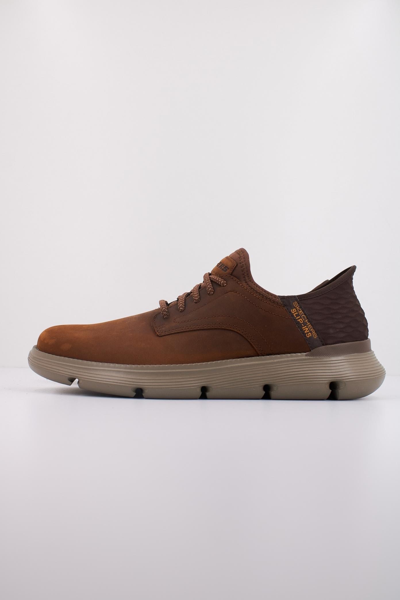 SKECHERS SLIP-INS GARZA - GERVIN en color MARRON  (1)