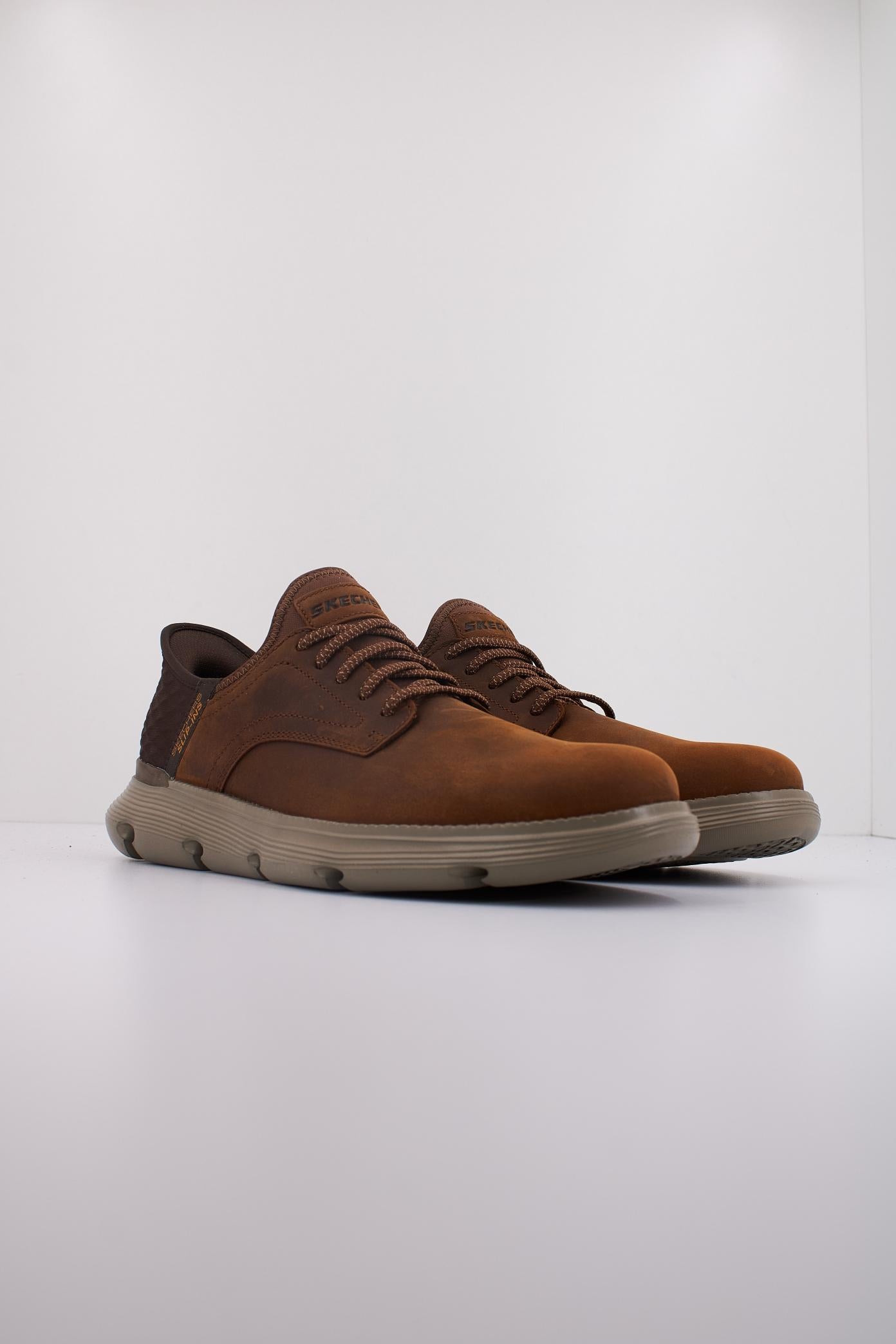 SKECHERS SLIP-INS GARZA - GERVIN en color MARRON  (2)