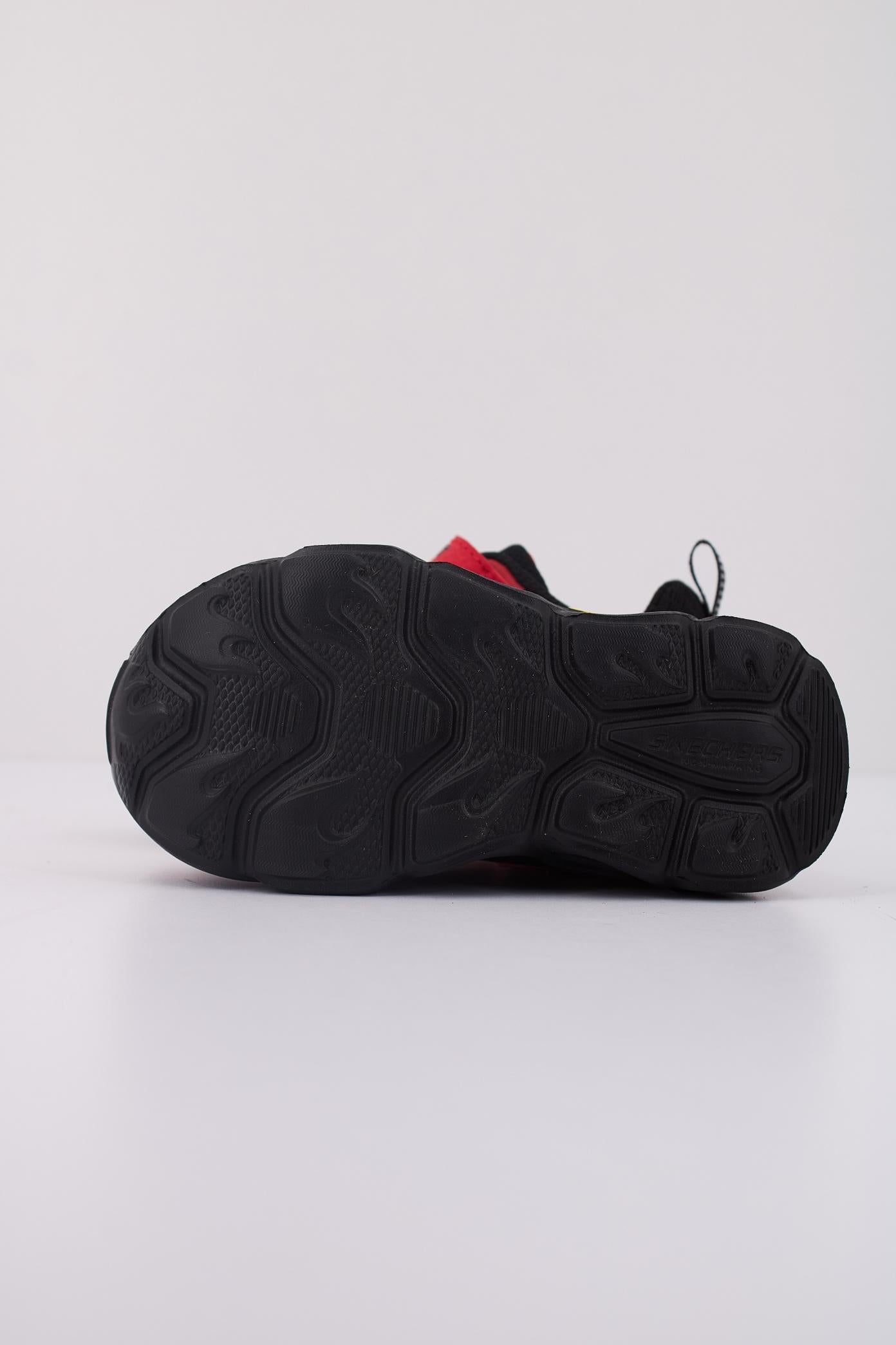 SKECHERS THERMO-FLASH - WHEEL en color ROJO  (5)