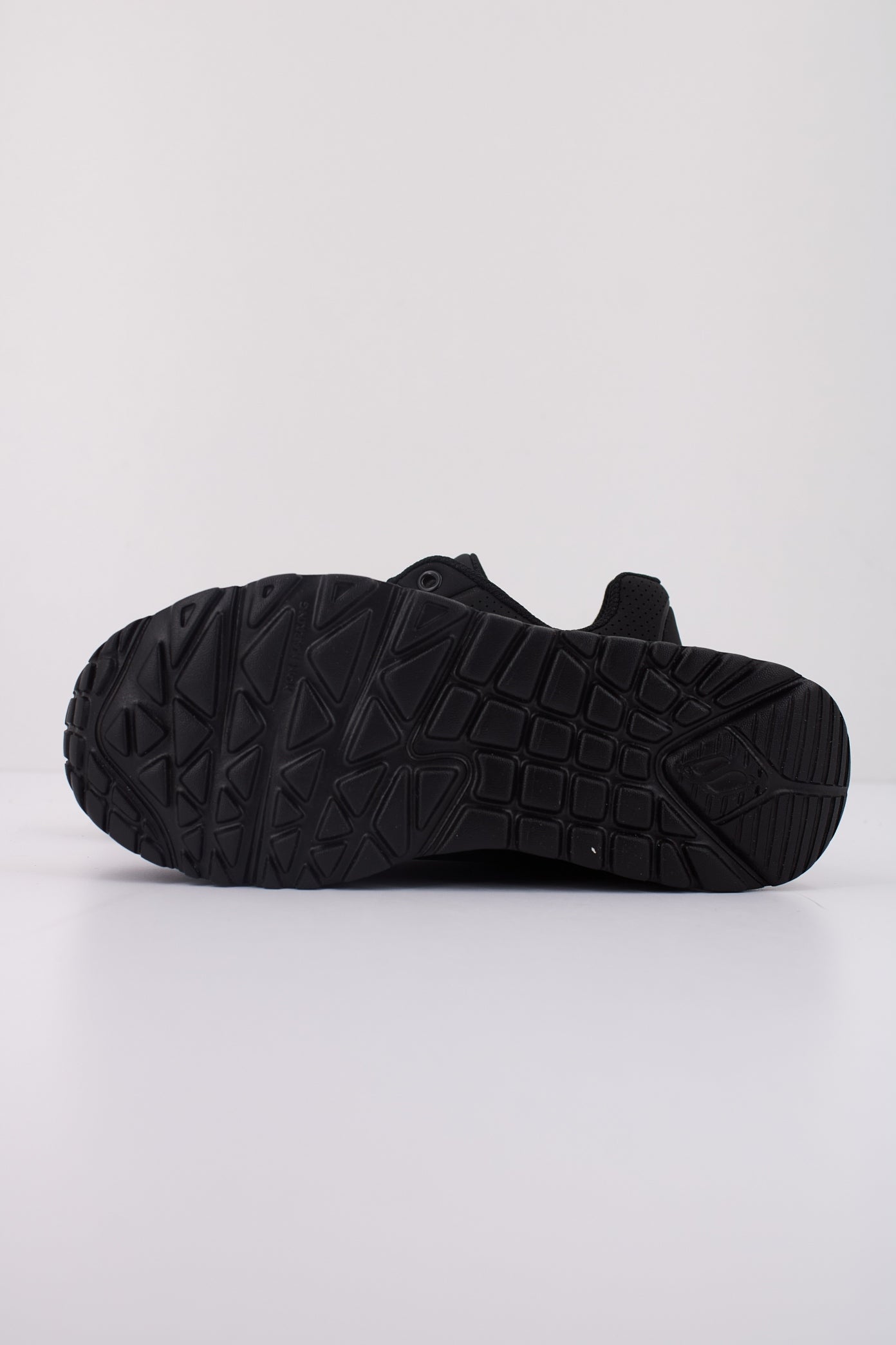 SKECHERS UNO LITE - DELODOX en color NEGRO  (5)