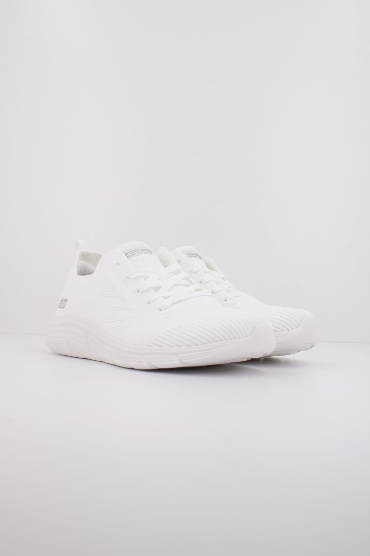 SKECHERS BOBS BFLEX LO-GRACEF en color BLANCO  (2)