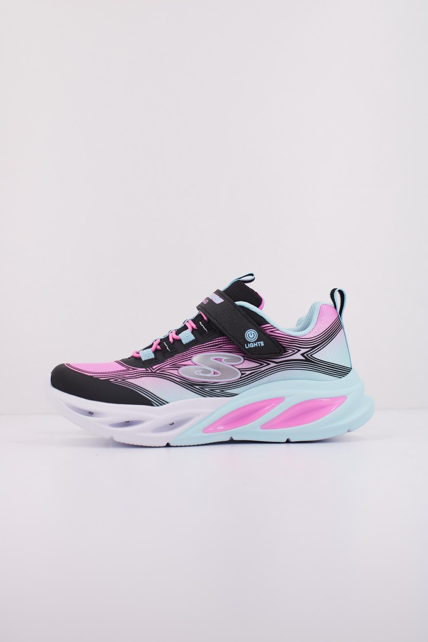 SKECHERS COSMIC GLOW en color NEGRO  (1)