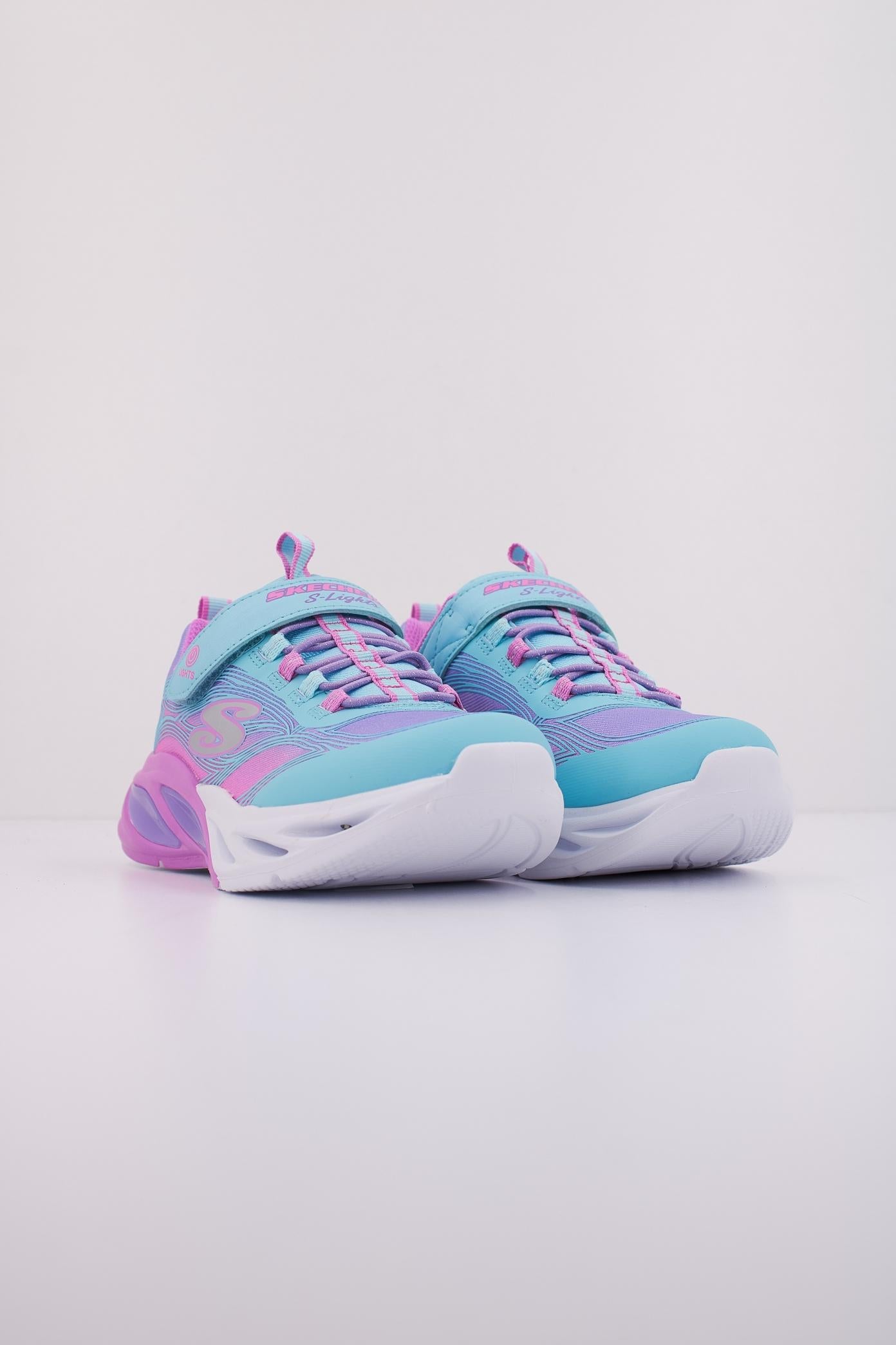 SKECHERS COSMIC GLOW en color AZUL  (2)