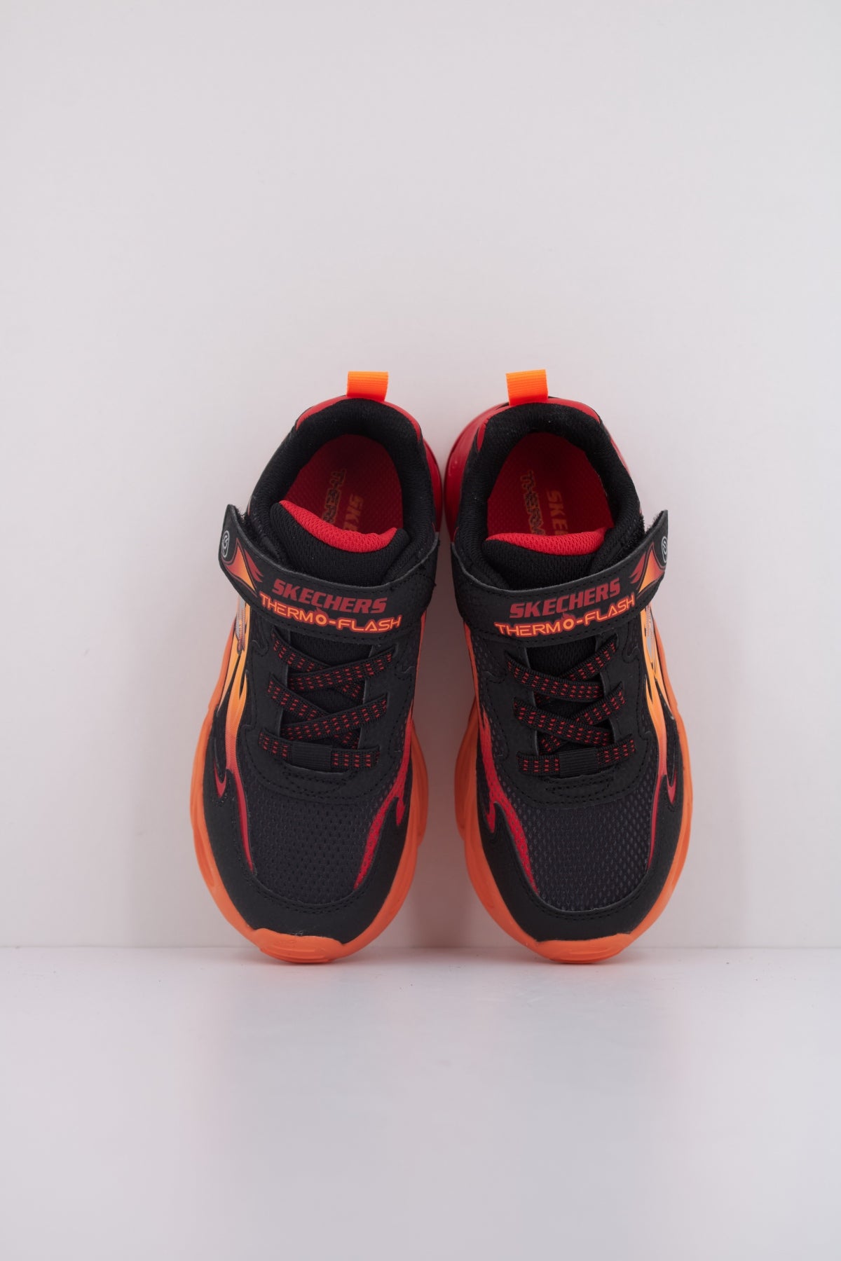 SKECHERS THERMO FLASH HEAT en color NEGRO  (3)