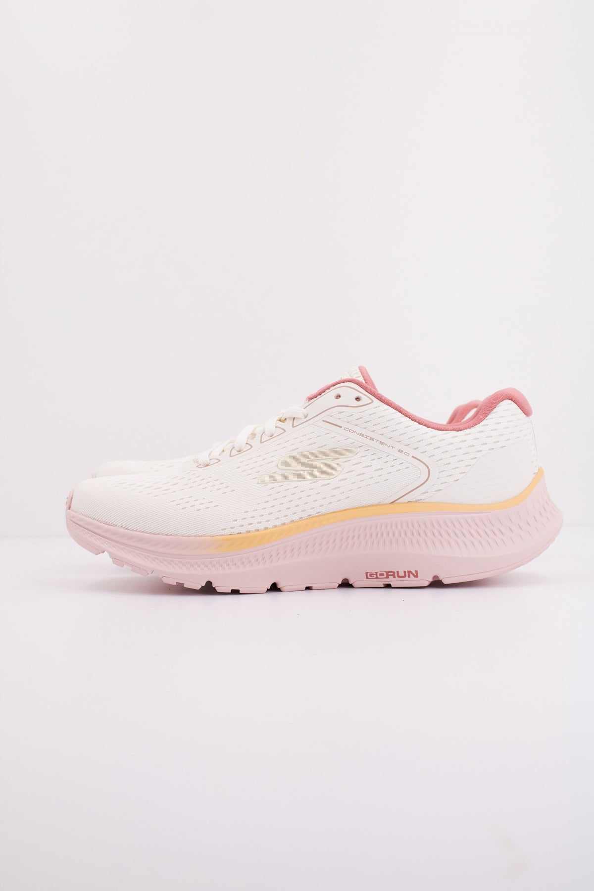 SKECHERS GO RUN CONSISTENT . en color BEIS  (1)