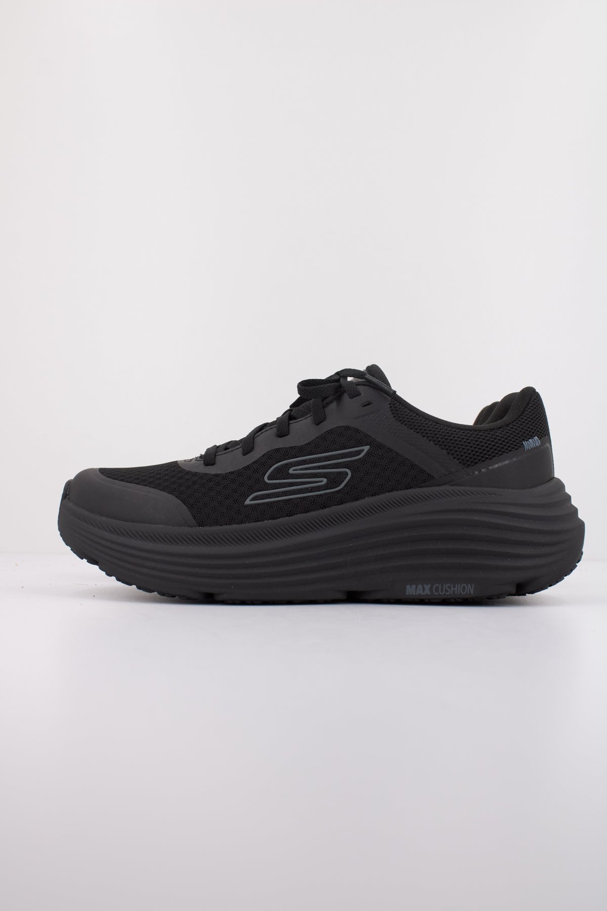 SKECHERS MAX CUSHIONING ENDEA en color NEGRO  (1)