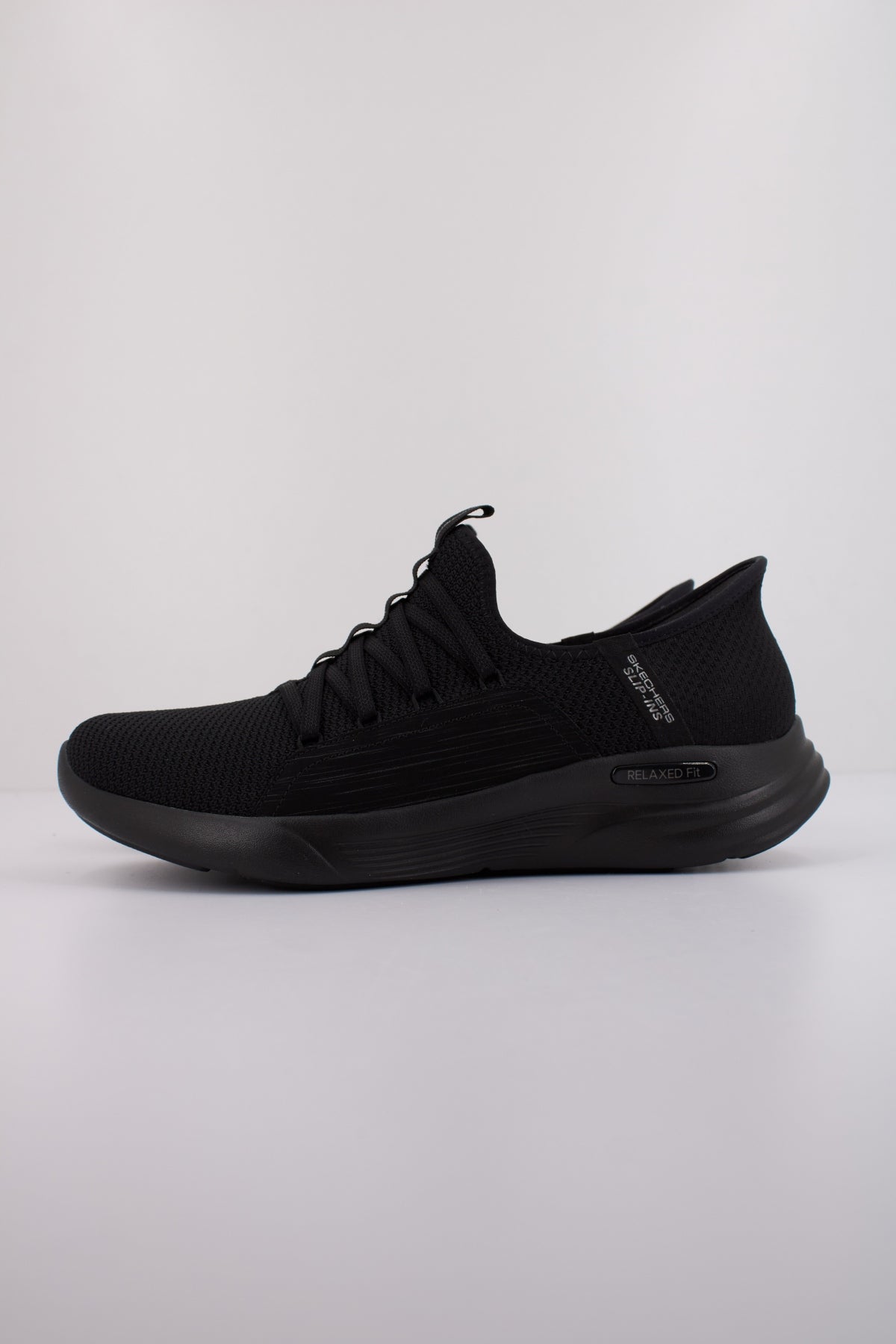 SKECHERS SLIP INS - RELAXED FIT SPORT en color NEGRO  (1)