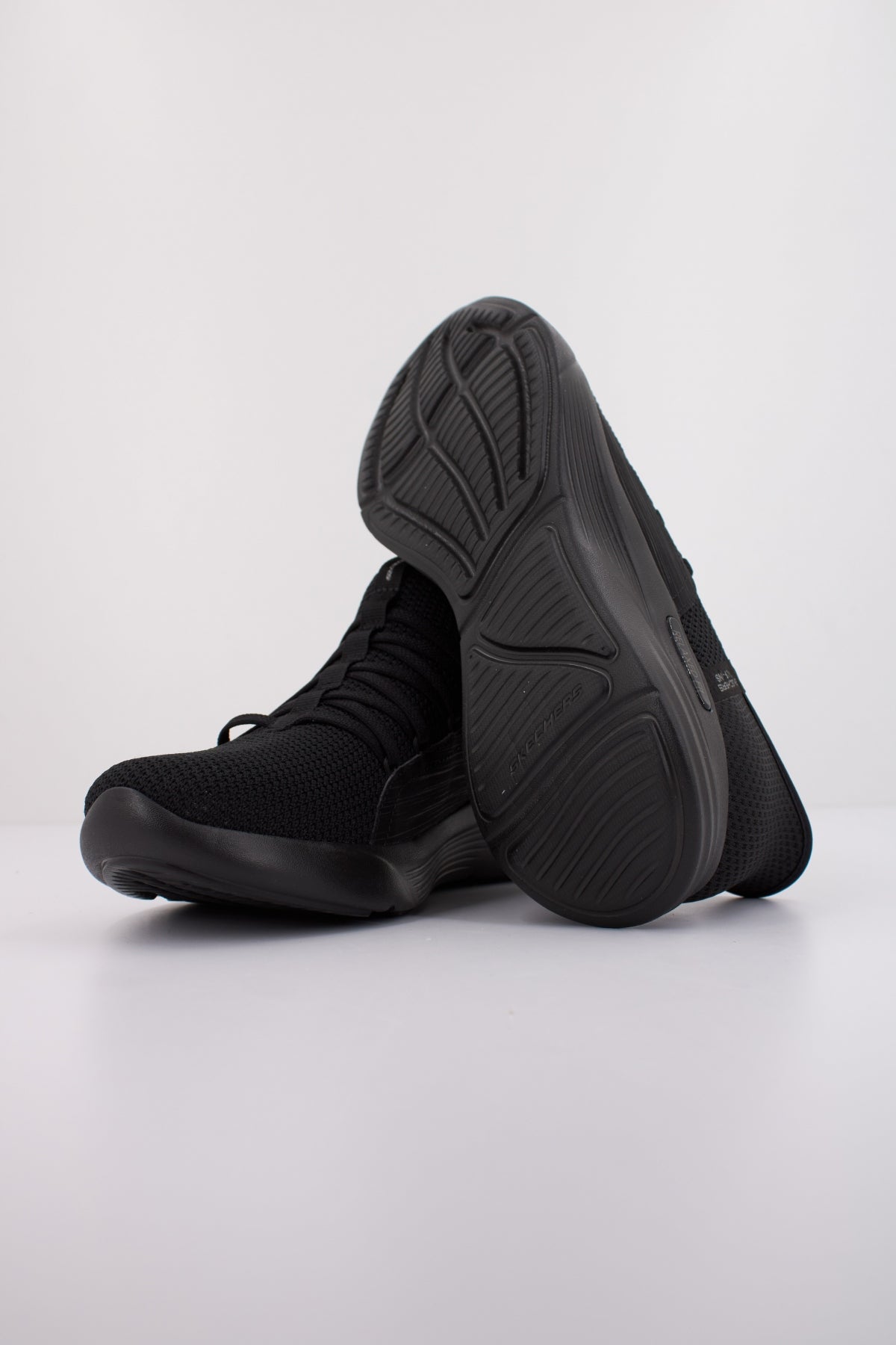 SKECHERS SLIP INS - RELAXED FIT SPORT en color NEGRO  (5)