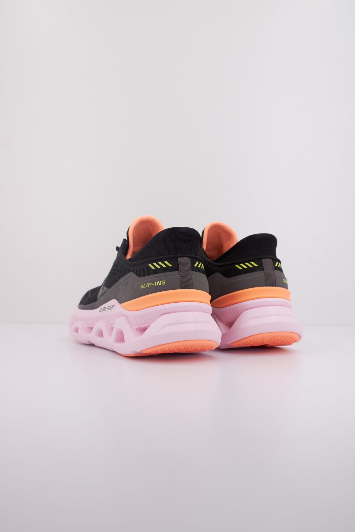 SKECHERS S en color NEGRO  (4)