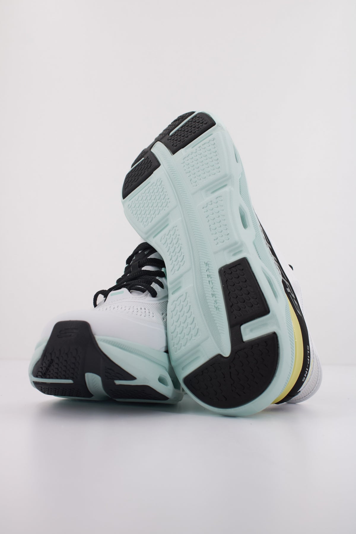SKECHERS S  en color BLANCO  (5)