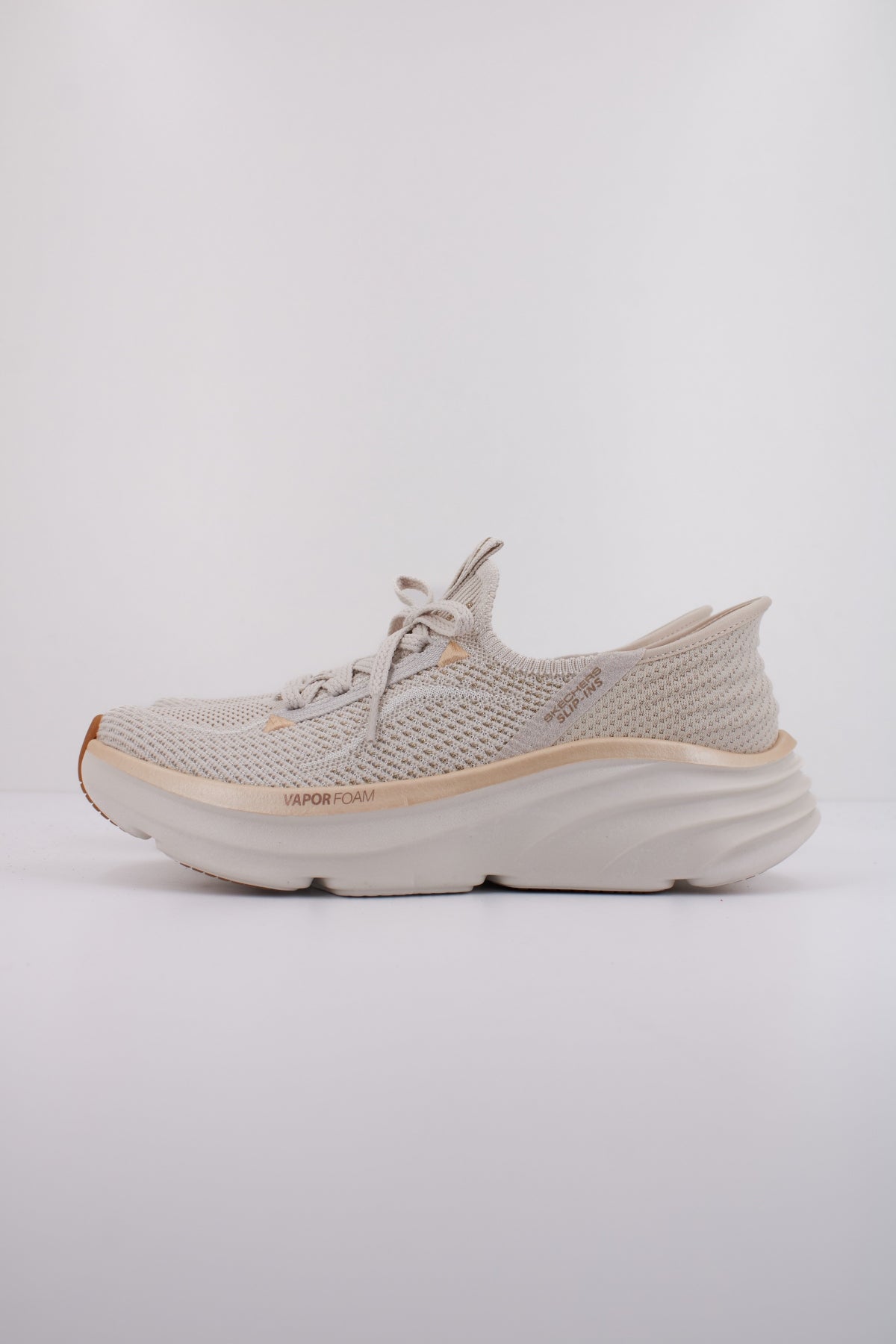 SKECHERS SLIP-INS D'LUX VAPOR EVENING en color BEIS  (1)