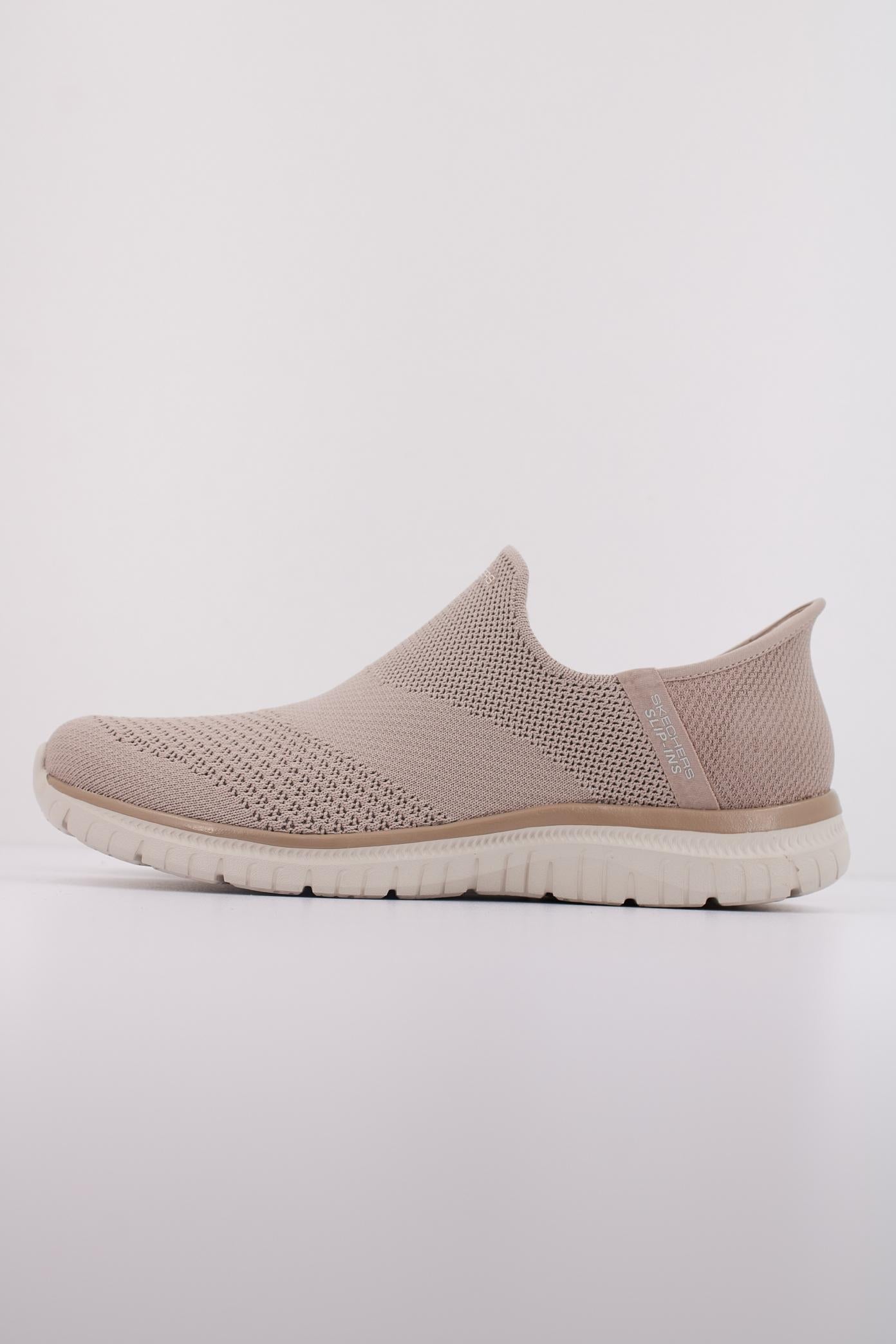 SKECHERS SLIP-INS VIRTUE - SLEEK en color MARRON CLARO  (1)