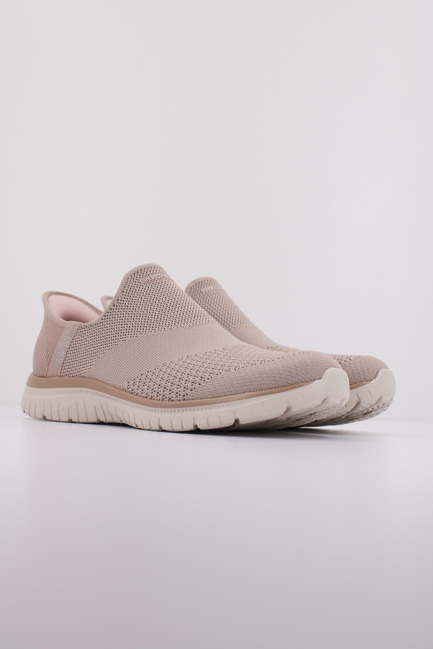SKECHERS SLIP-INS VIRTUE - SLEEK en color MARRON CLARO  (2)