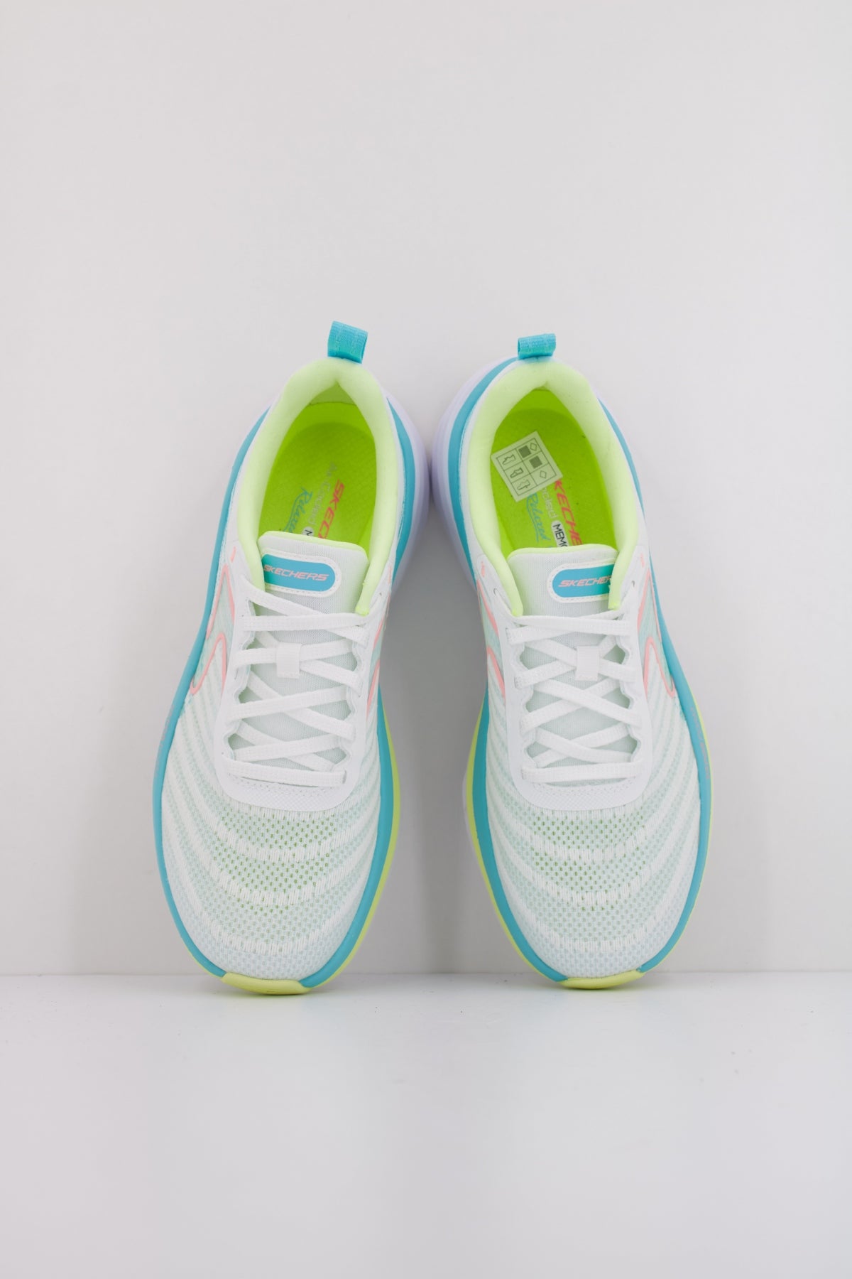 SKECHERS D'LUX VAPOR COOL BREEZE en color BLANCO  (3)