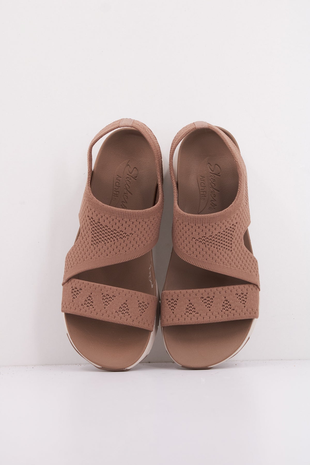 SKECHERS ARCH FIT en color MARRON  (3)